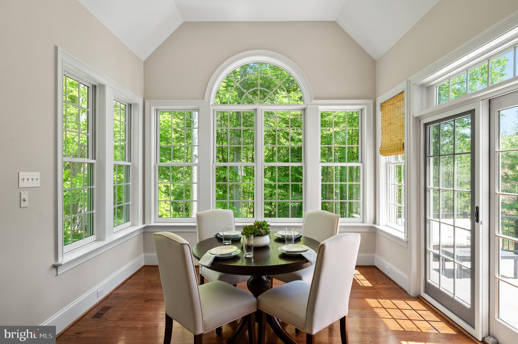 WHITE HORSE - Residential