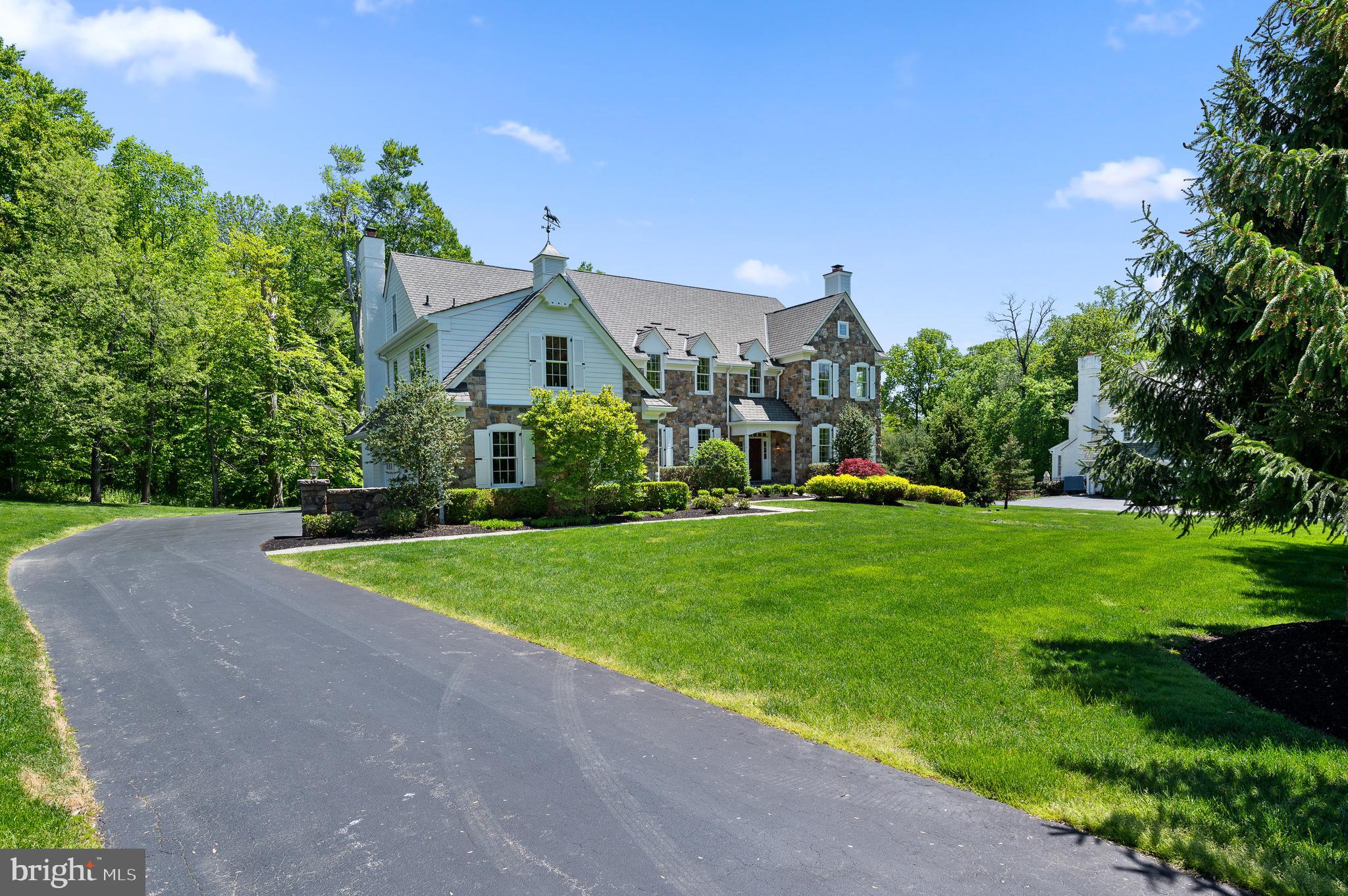 WHITE HORSE - Residential