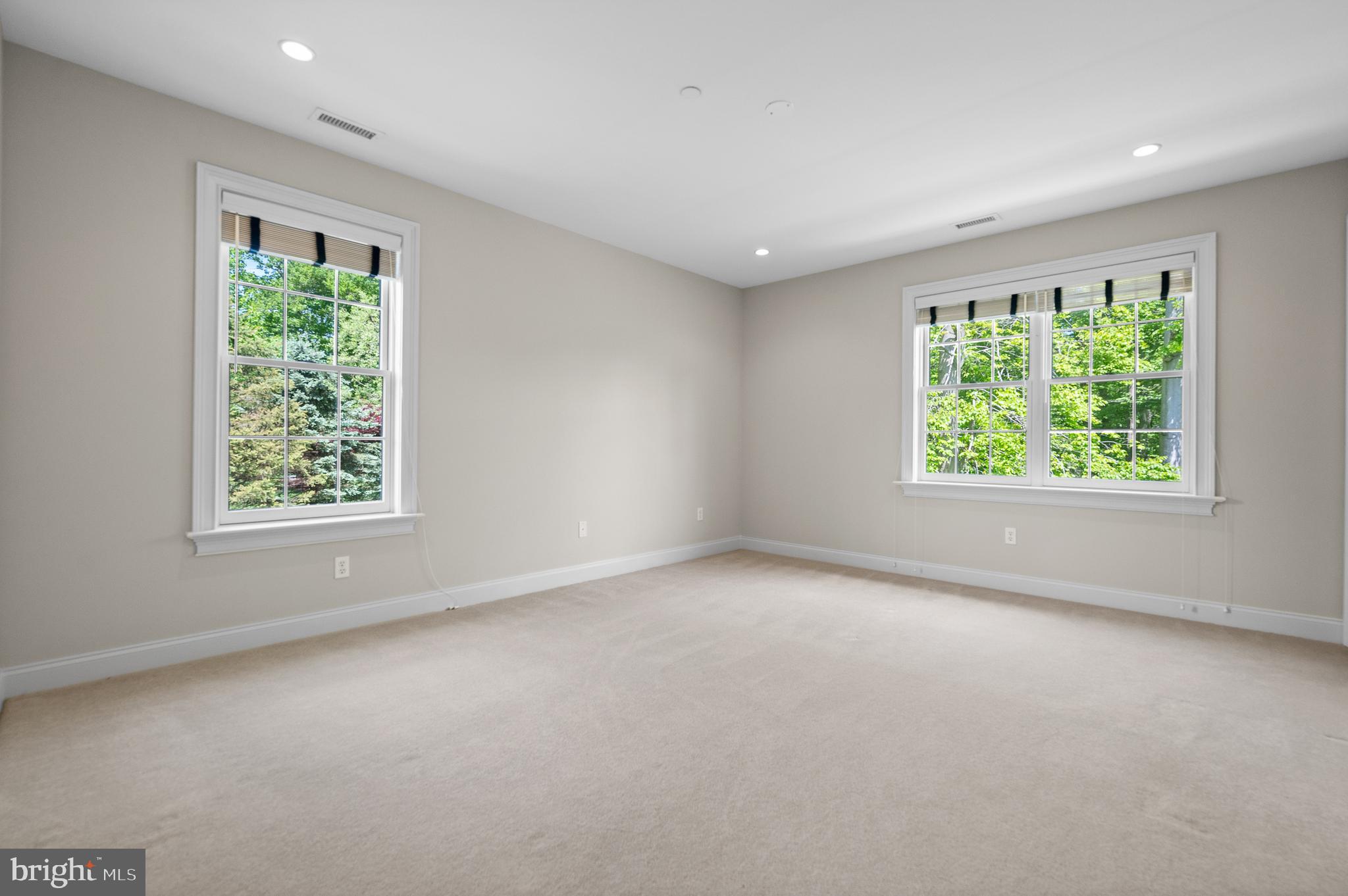 WHITE HORSE - Residential