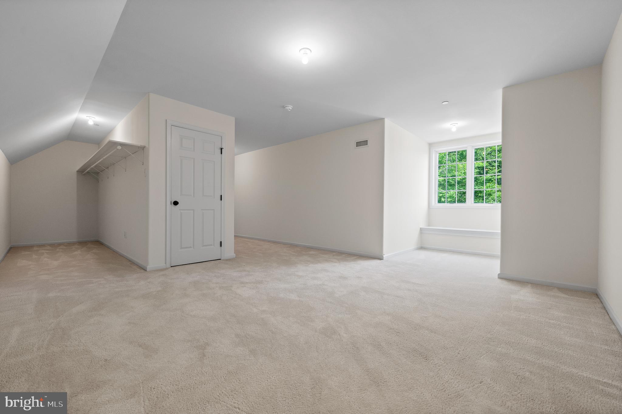 WHITE HORSE - Residential