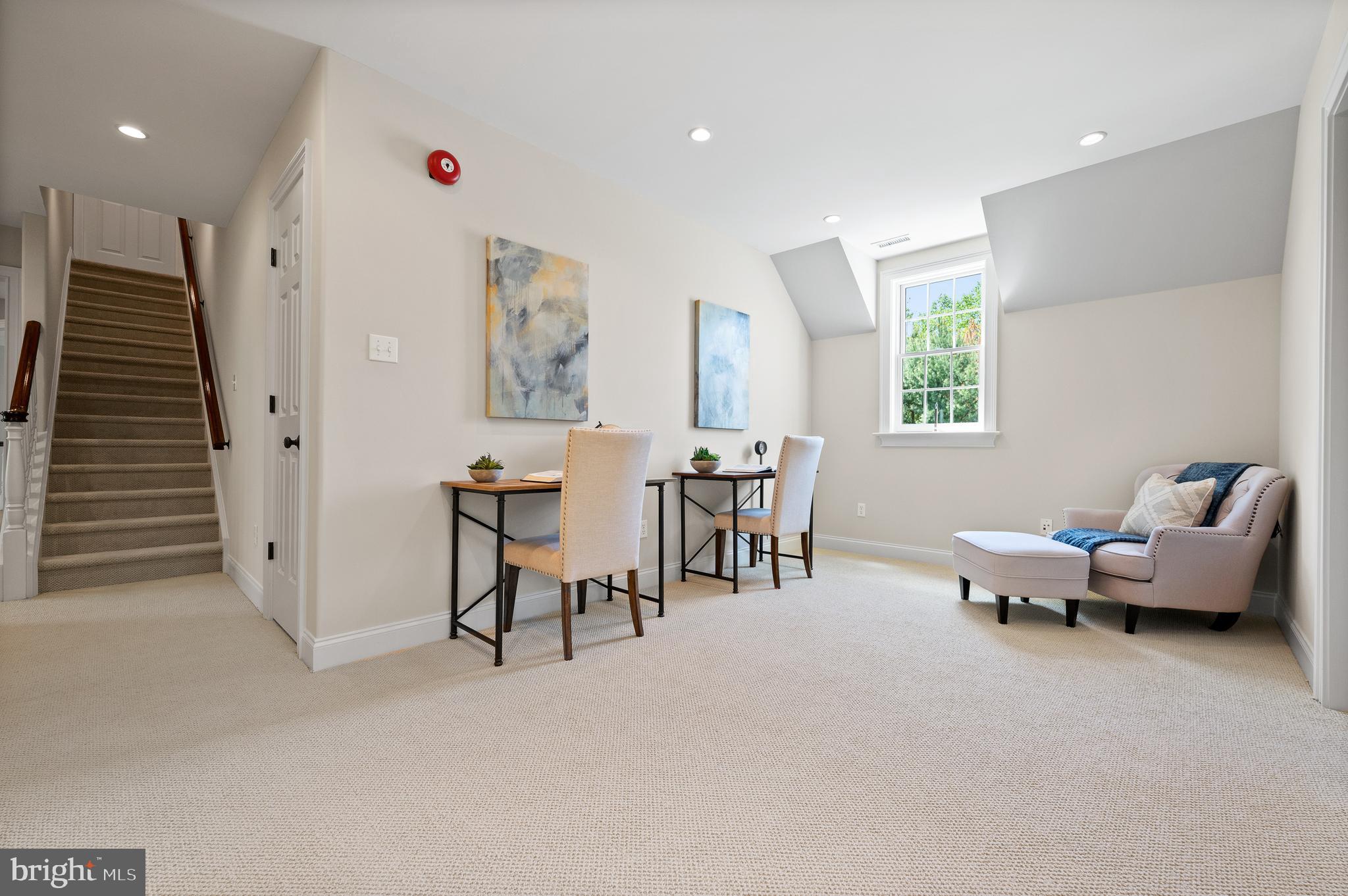 WHITE HORSE - Residential