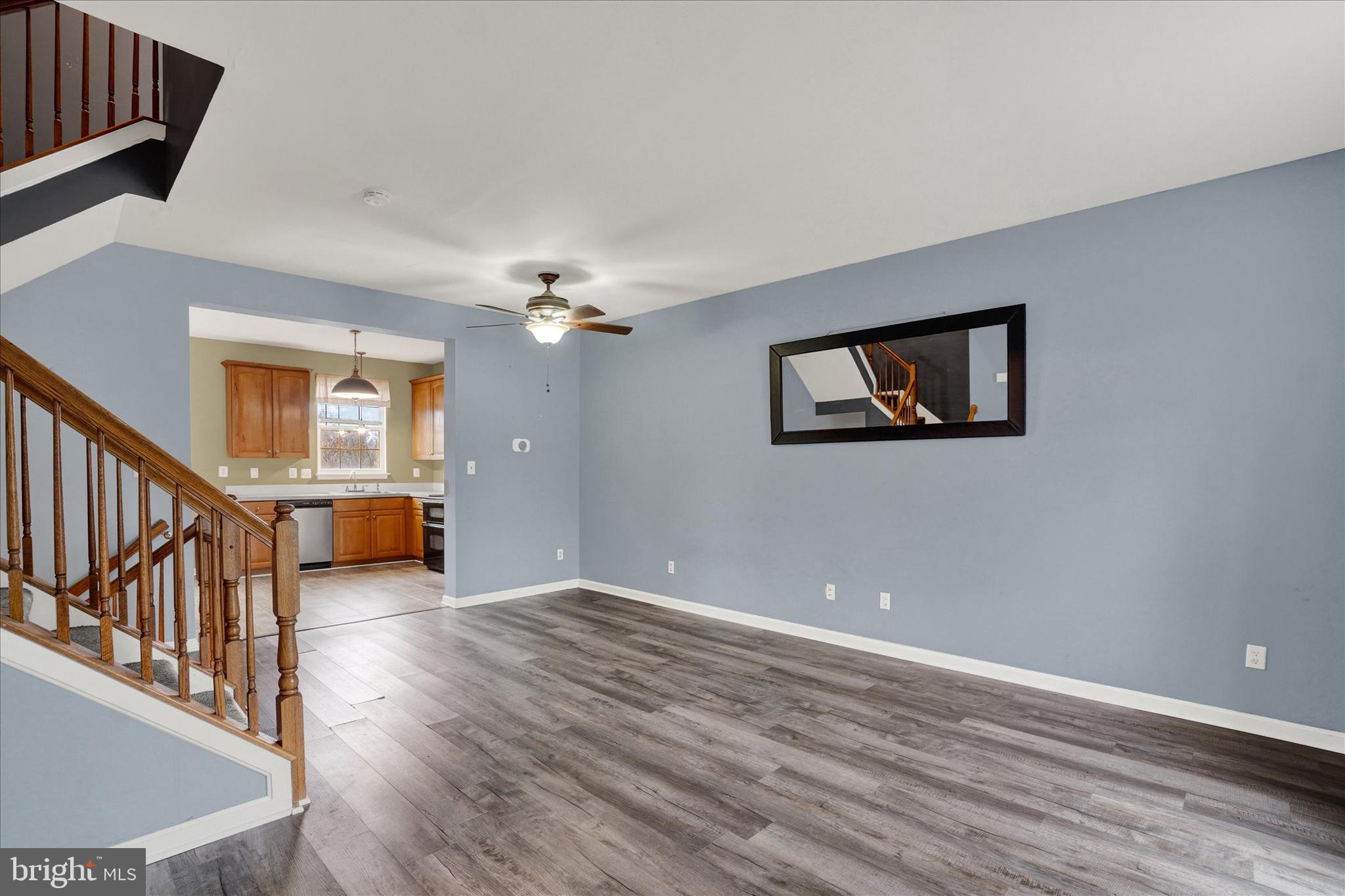 1905 JAMESTOWN LANE 1905