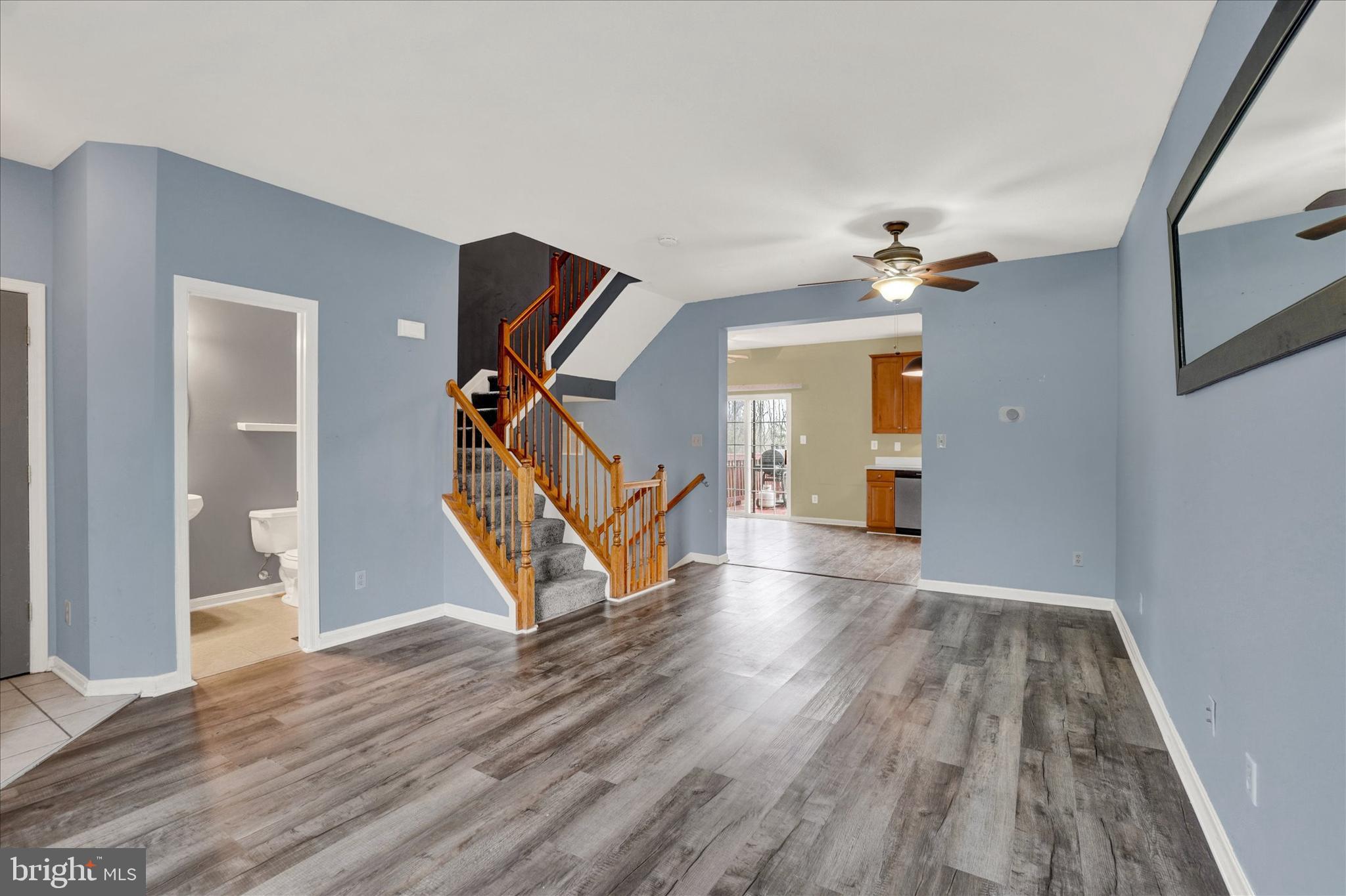 1905 JAMESTOWN LANE 1905