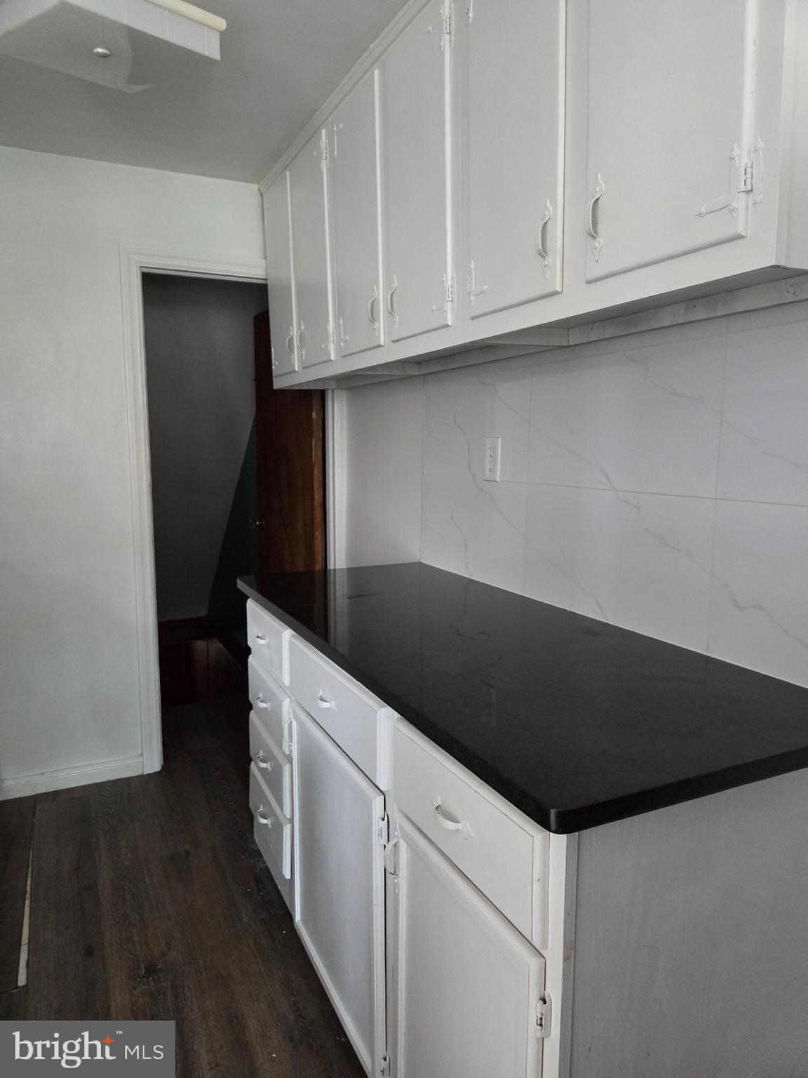 OXFORD CIRCLE - Residential