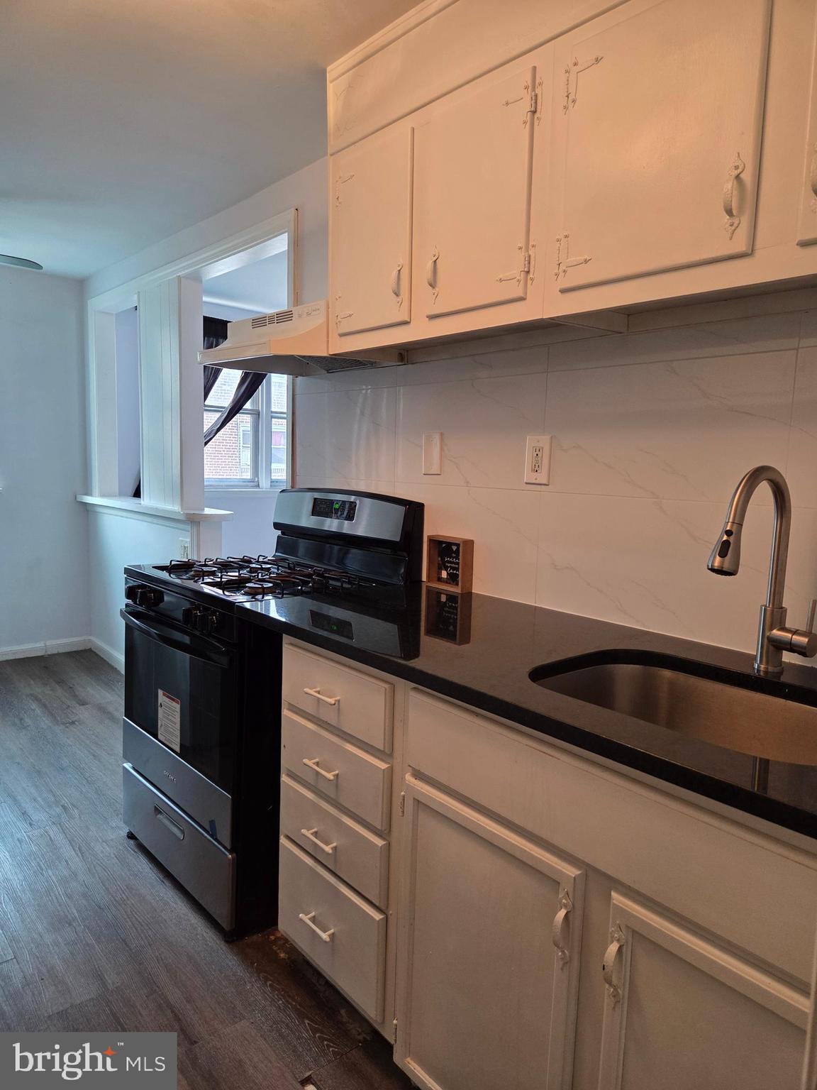 OXFORD CIRCLE - Residential