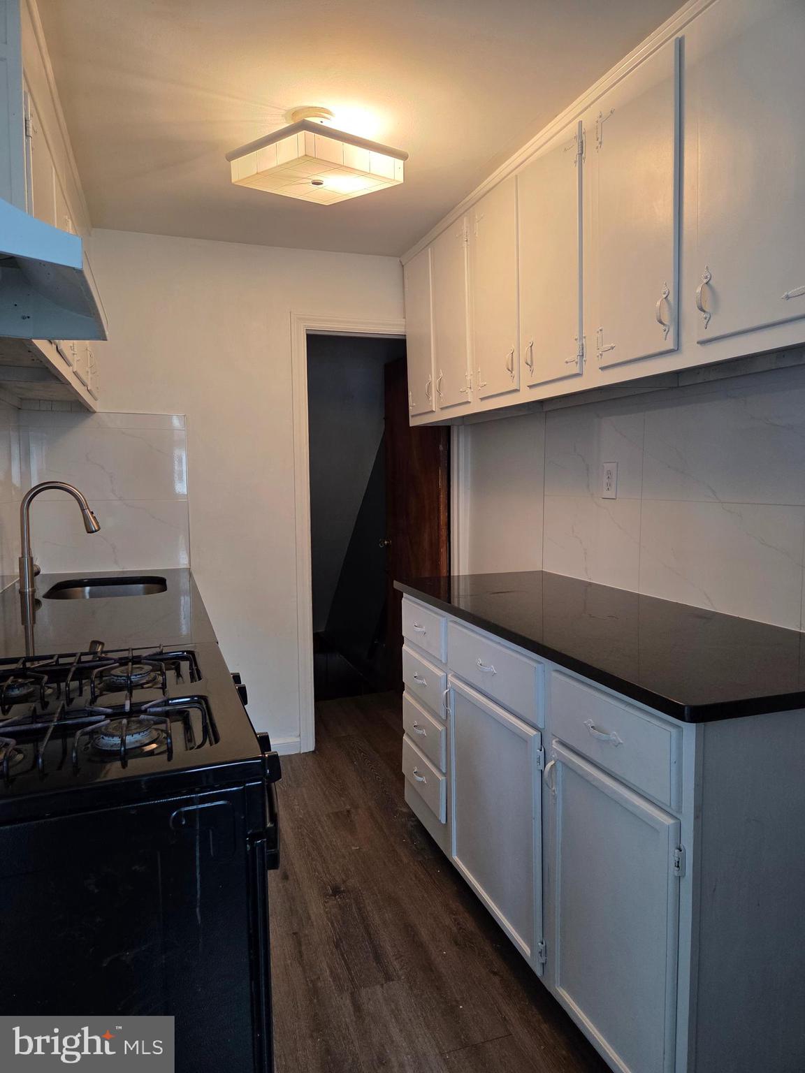 OXFORD CIRCLE - Residential