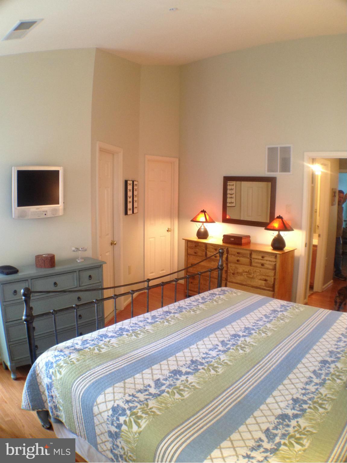 THE KNOLLS - Residential