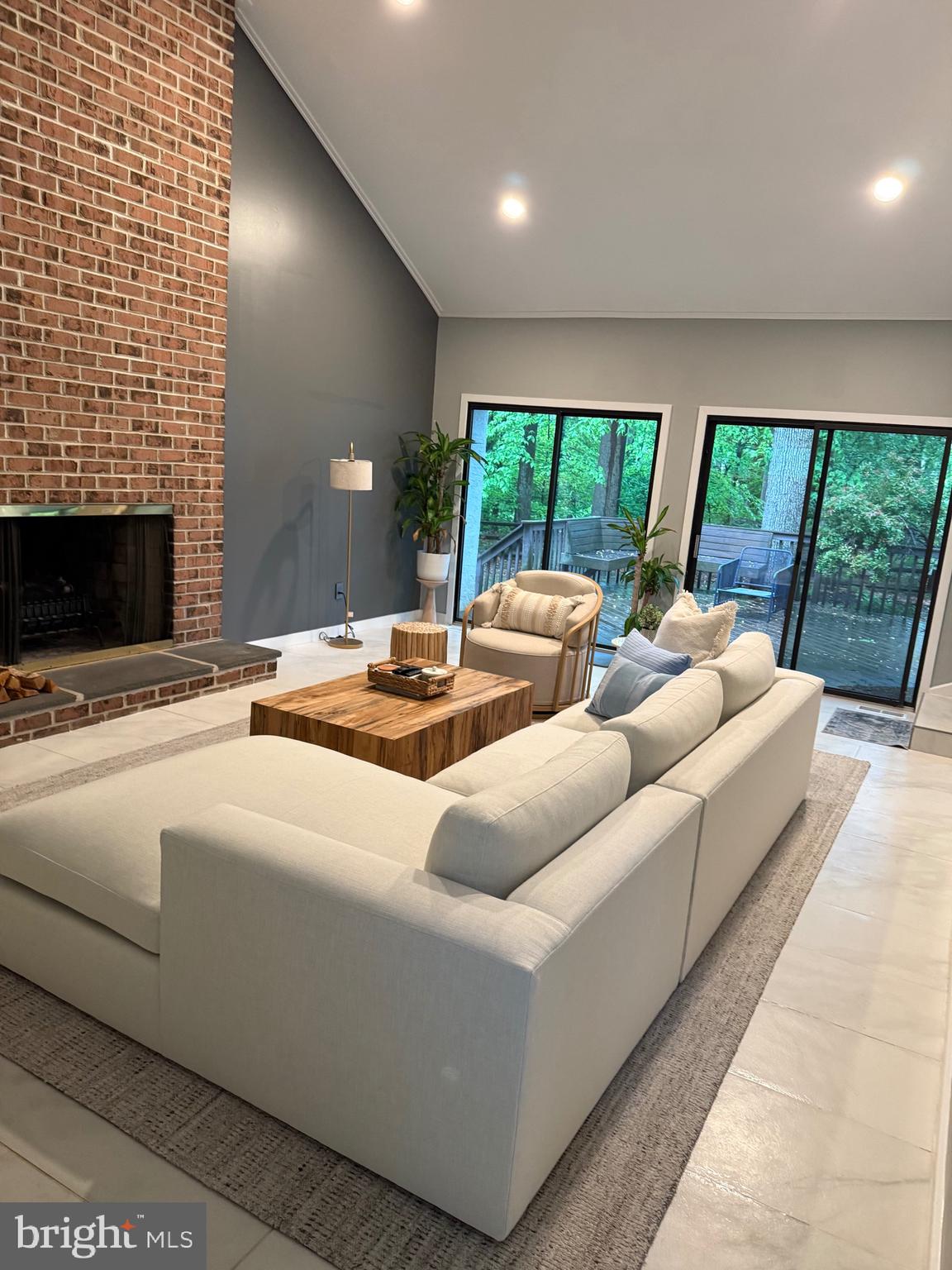 PHEASANT RUN - Residential Lease