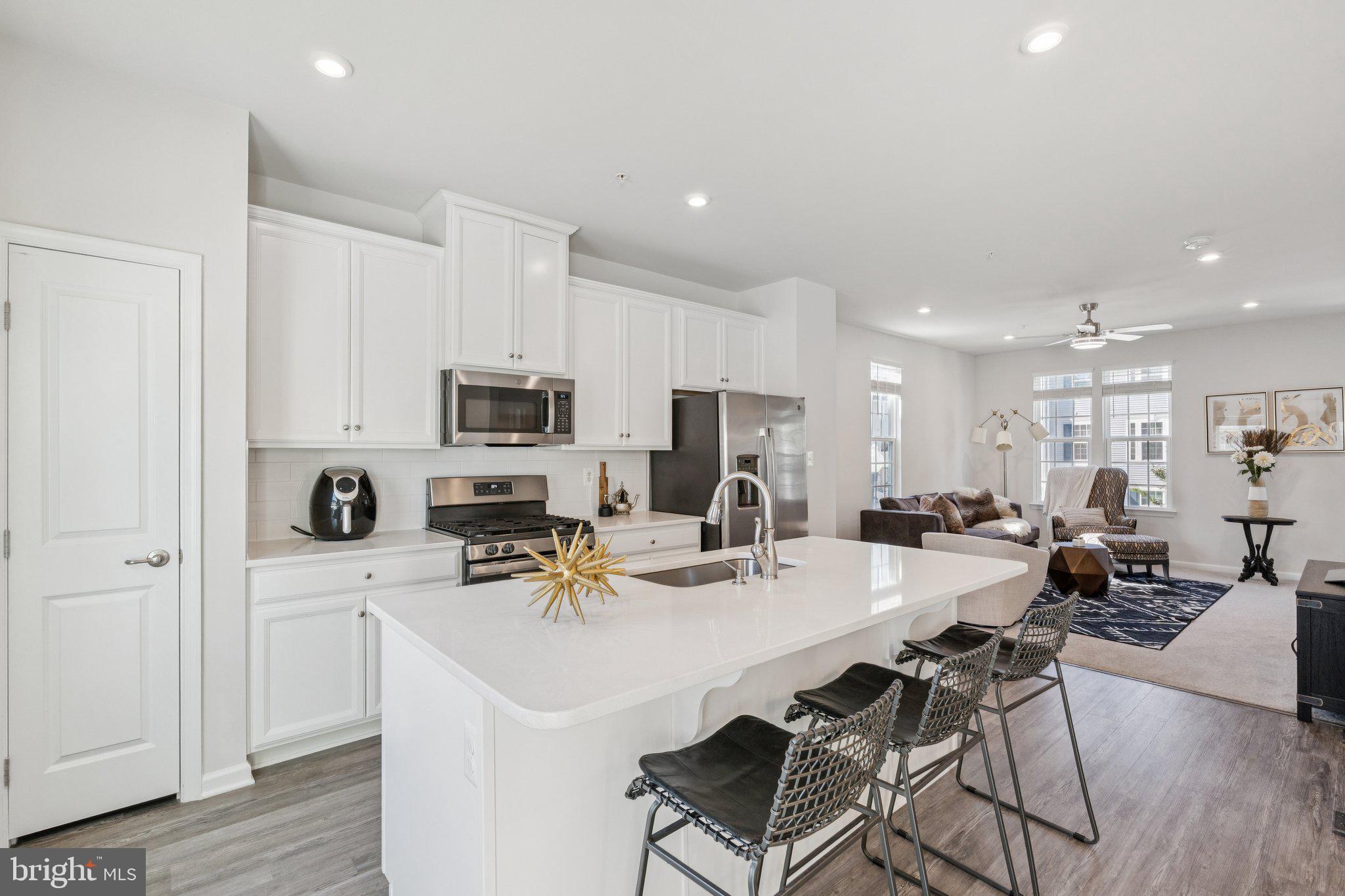 ANCHOR POINT - Residential