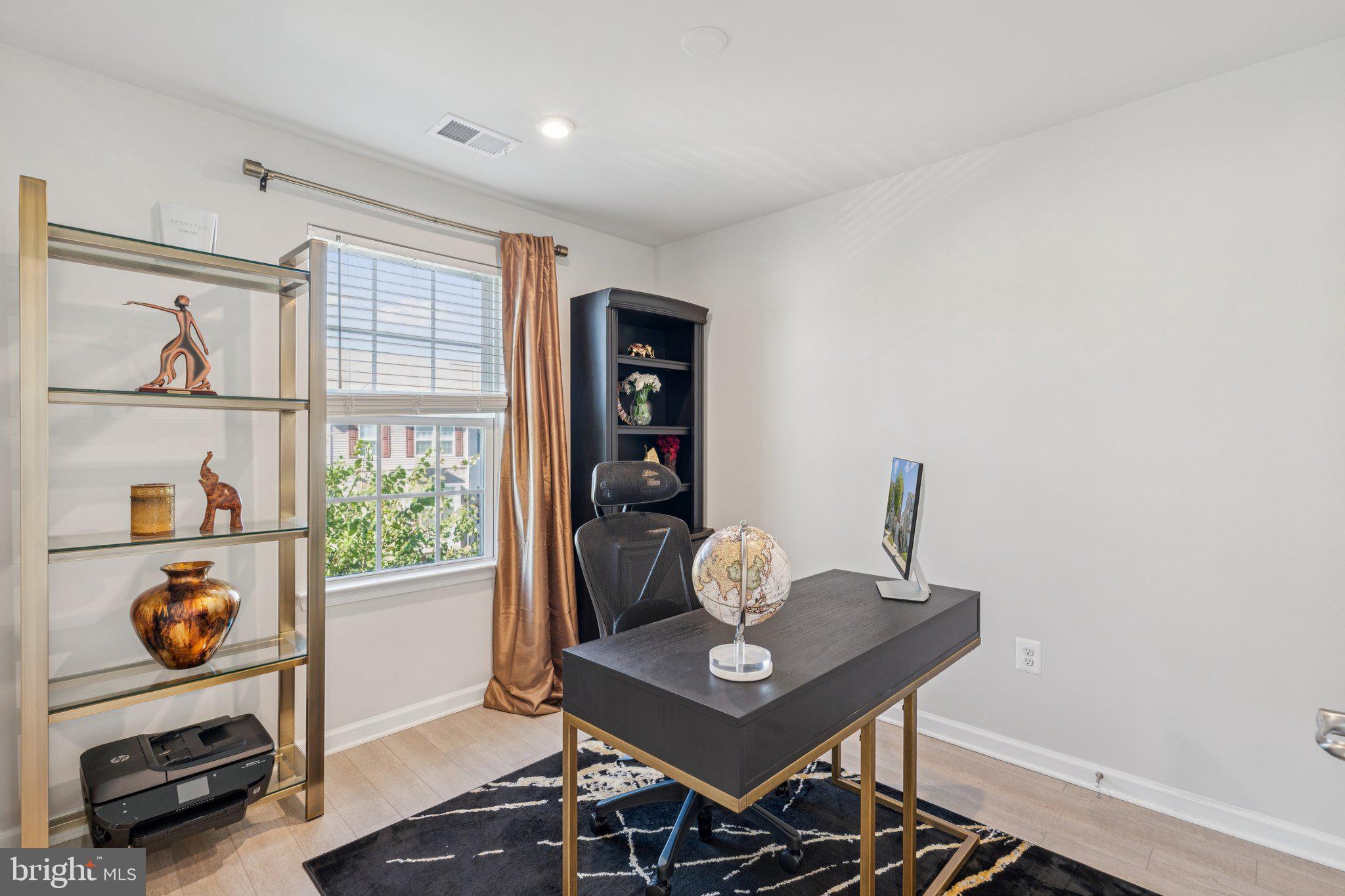 ANCHOR POINT - Residential