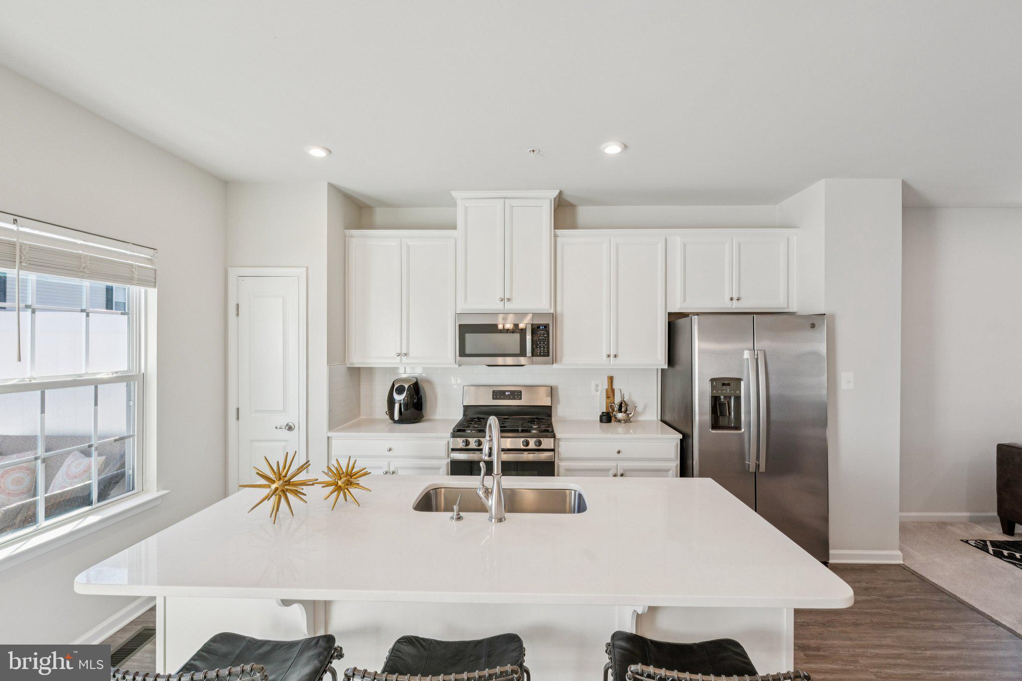 ANCHOR POINT - Residential