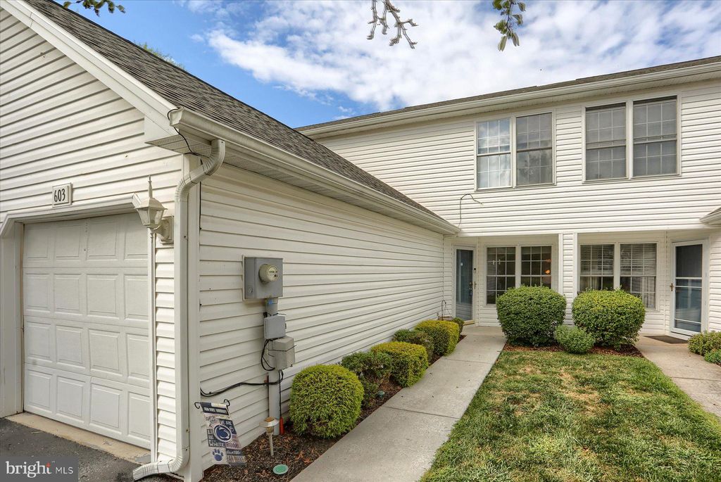 Photo of 603 Bluebill Drive, ETTERS, PA 17319 (MLS # PAYK2089404)