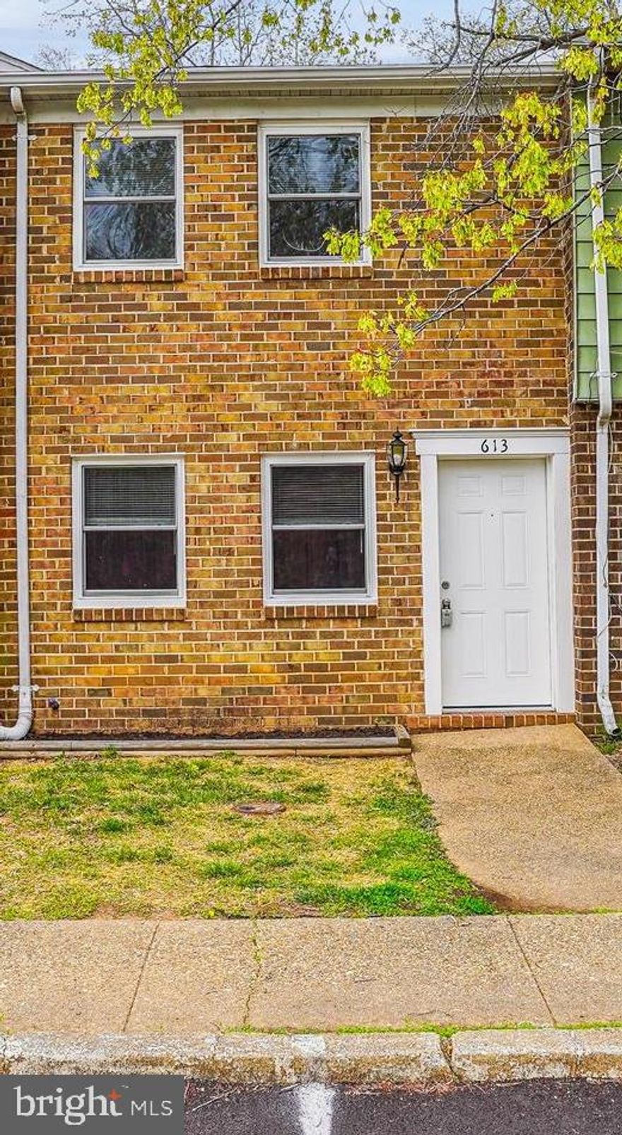 FULLY RENOVATED from top to bottom just a few years ago....2 BEDROOM / 1.5 BATHROOM 2-story TOWNHOME.... Main level has wood-like flooring throughout and offers a Living Room, Powder Room, Laundry Closet and an EAT-IN KITCHEN which walks out to the FENCED IN REAR YARD,...kitchen appliances and cabinets new in 2021.... Upper level offers neutral carpet throughout with 2 Bedrooms and 1 full Bath... Neutral paint throughout....Interior just painted...  Conveniently located just off of I-95, and Rt-17 and easy access to Rt-1! Minutes from shopping, dining, outdoor recreation, entertainment, and Historical sites.......Roof 2018....HVAC 2021....Water heater 2021....MUST SEE!