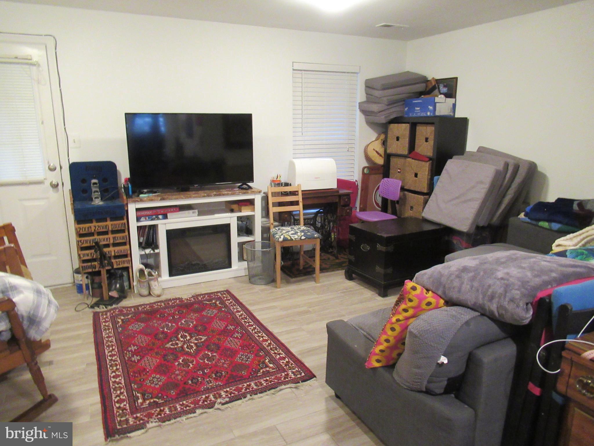 KINGSTOWNE - Residential Lease