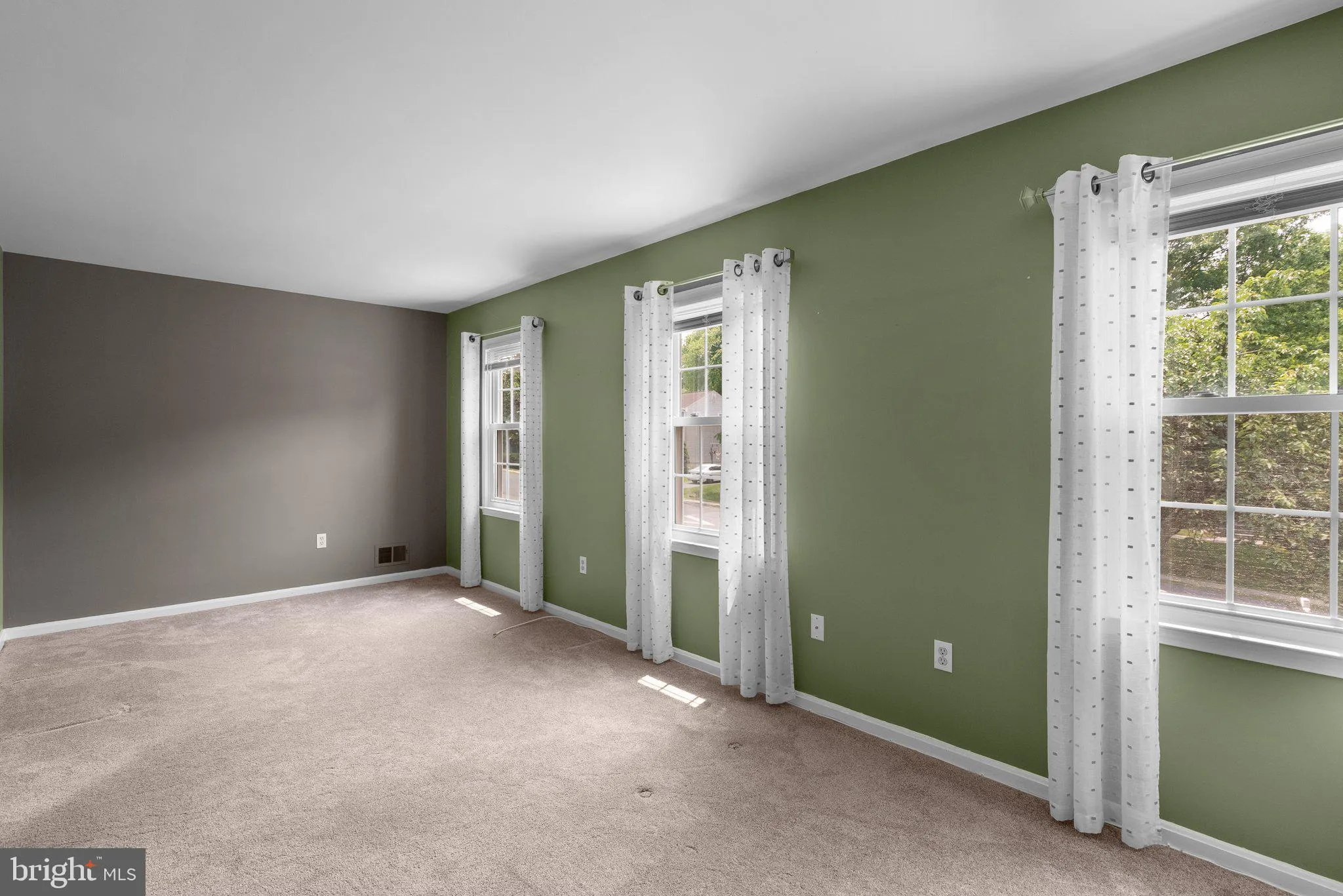 Brookeville, Maryland 20833, United States, 4 Bedrooms Bedrooms, ,3 BathroomsBathrooms,Residential,Coming Soon,117174