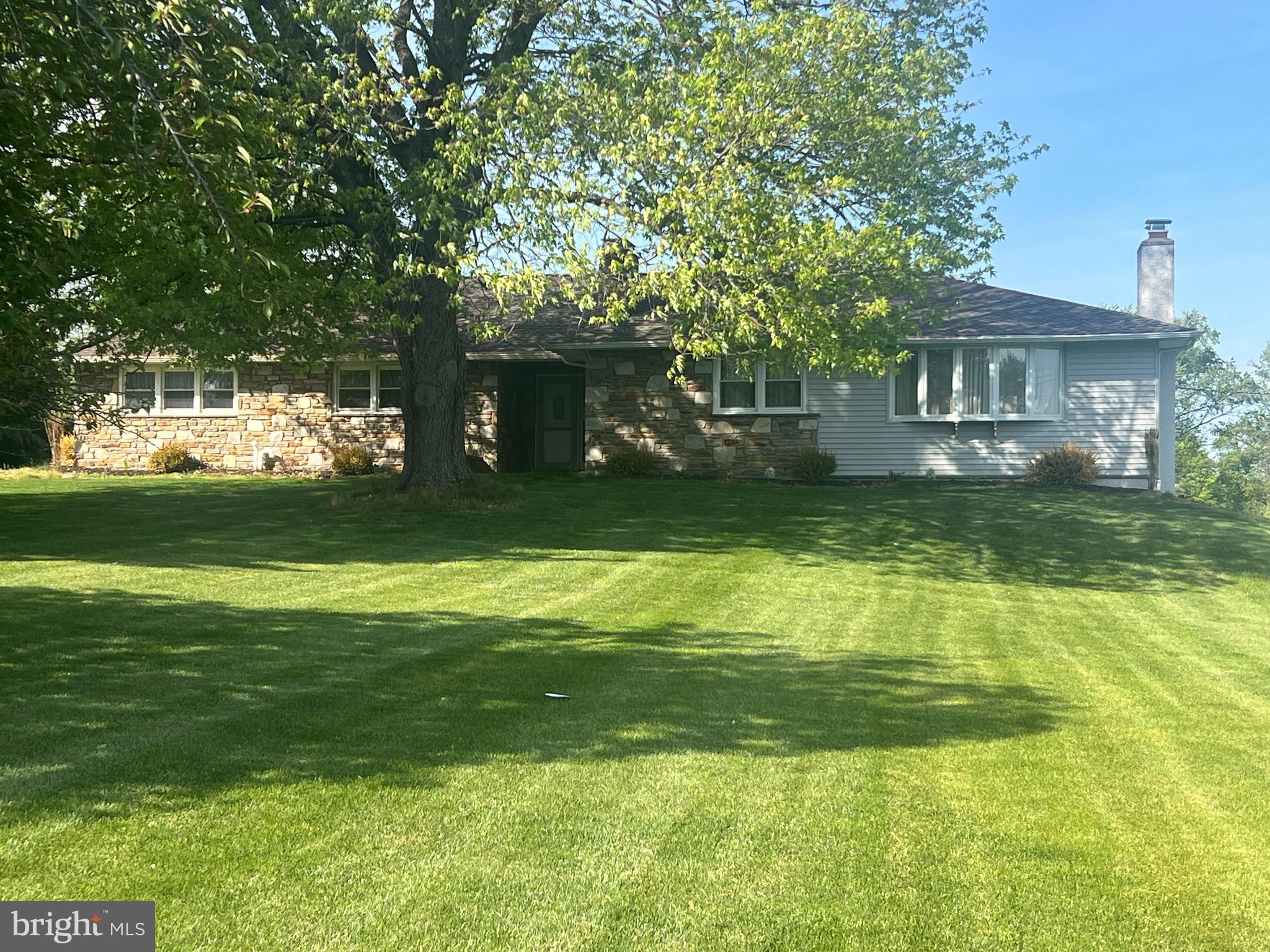 1010 WOODLAND AVENUE