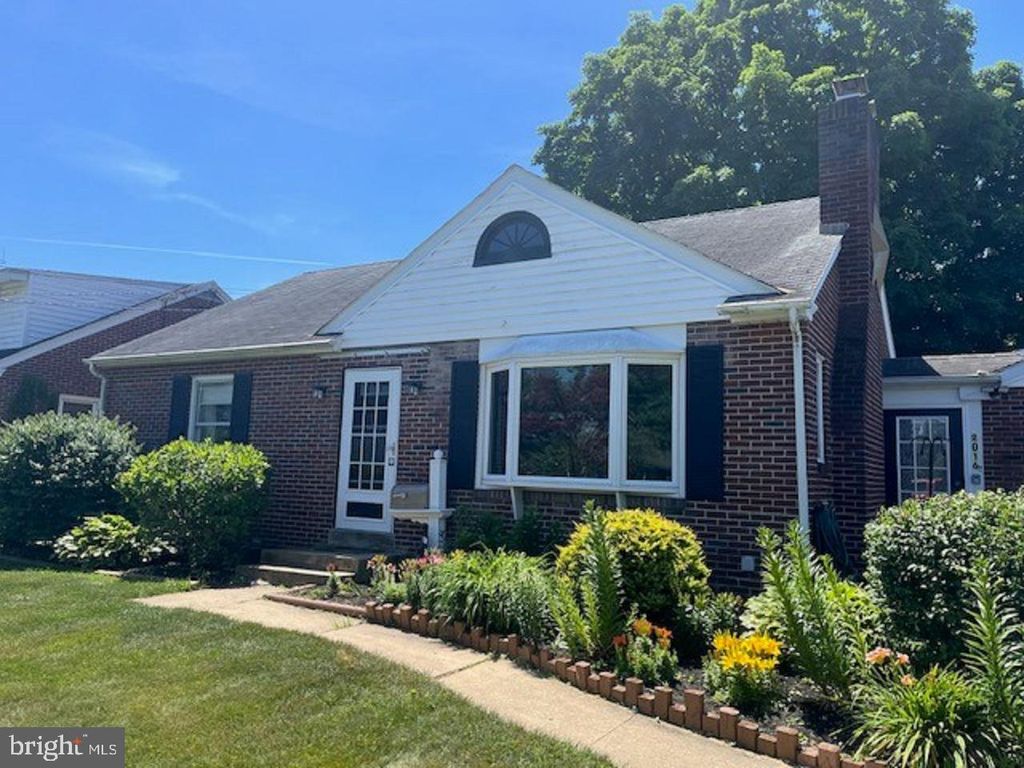 Photo of 2016 Manor Ridge Drive, Lancaster, PA 17603 (MLS # PALA2052510)