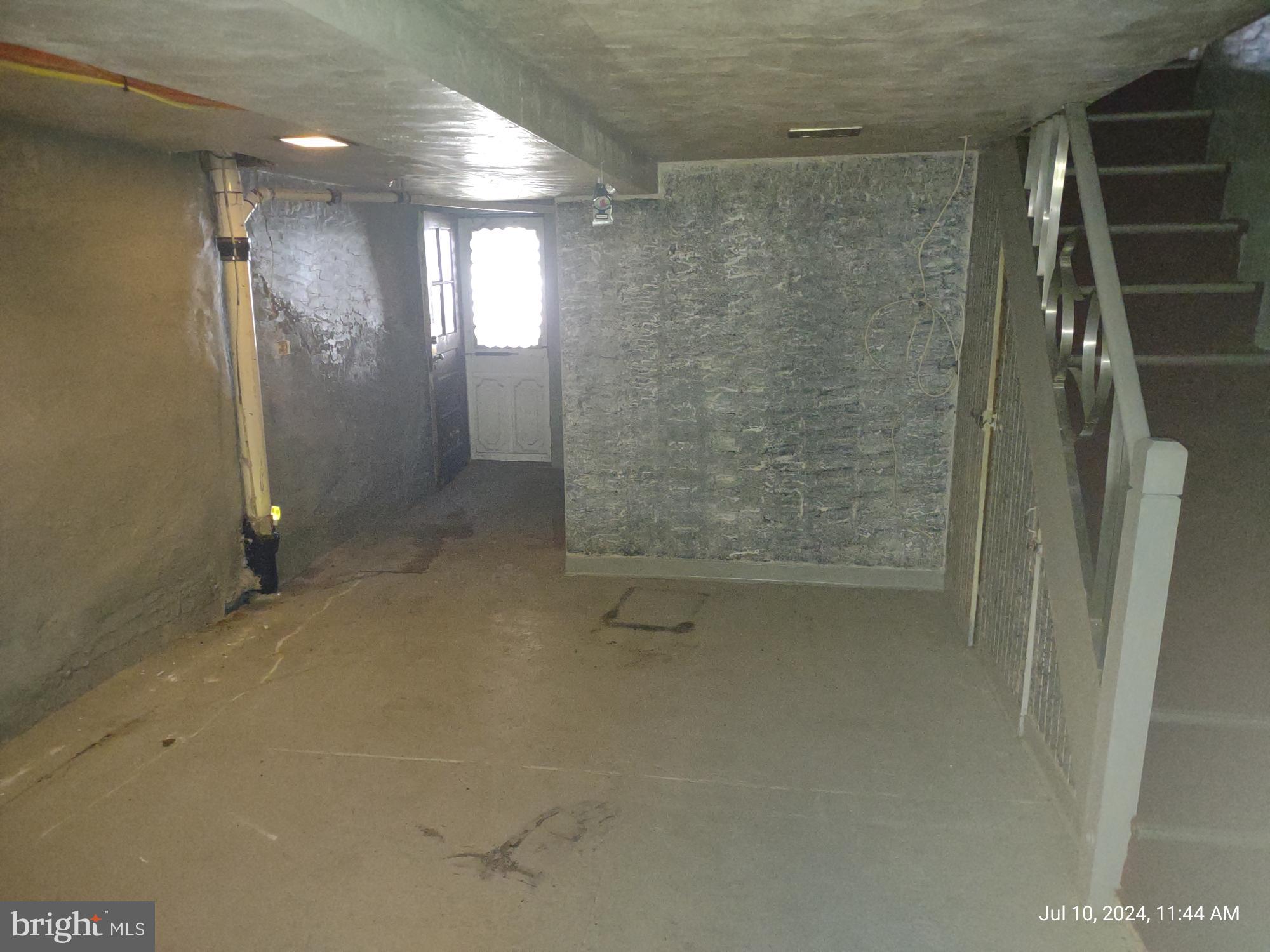 OXFORD CIRCLE - Residential