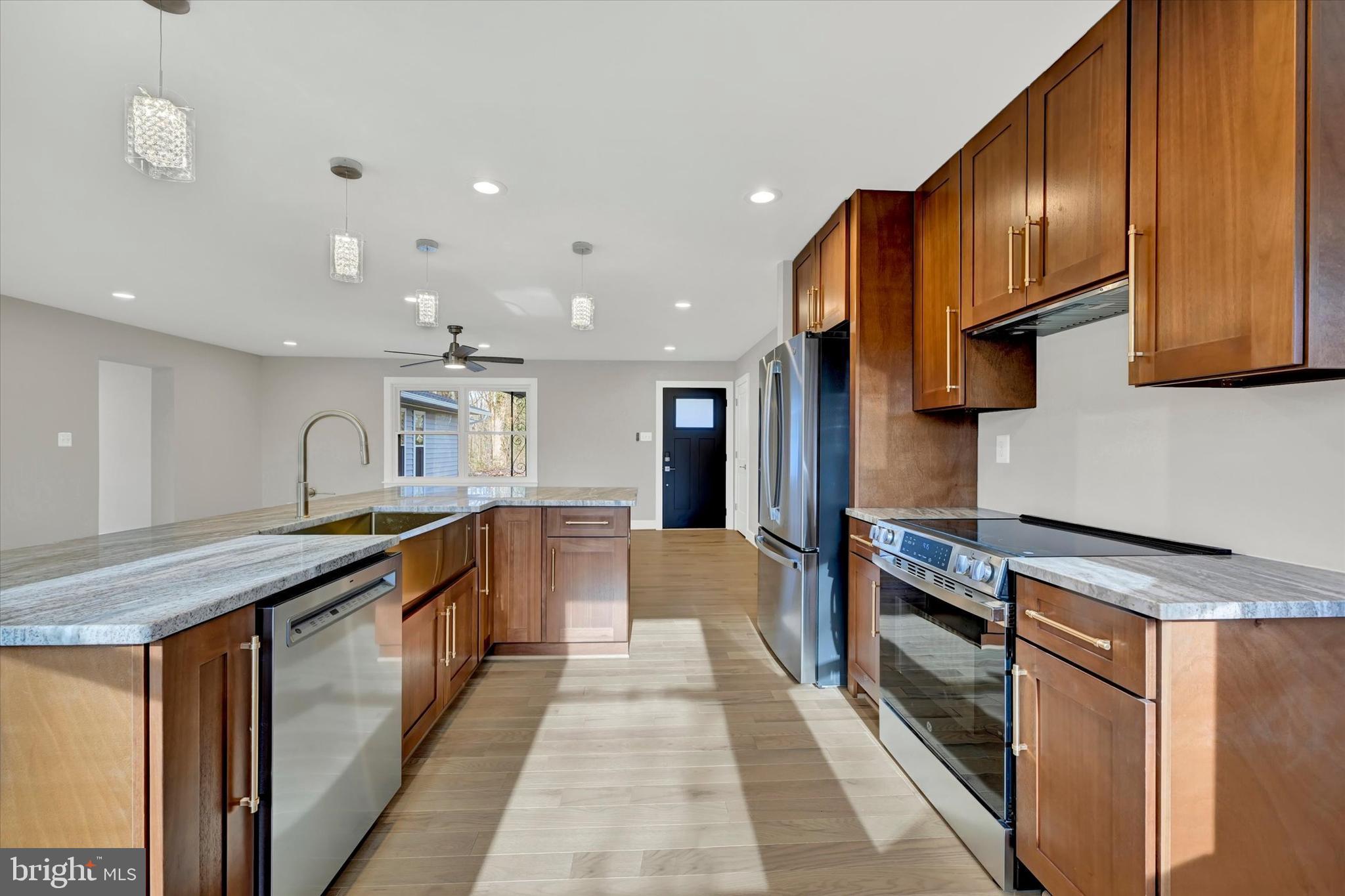 WATERBURY HEIGHTS - Residential