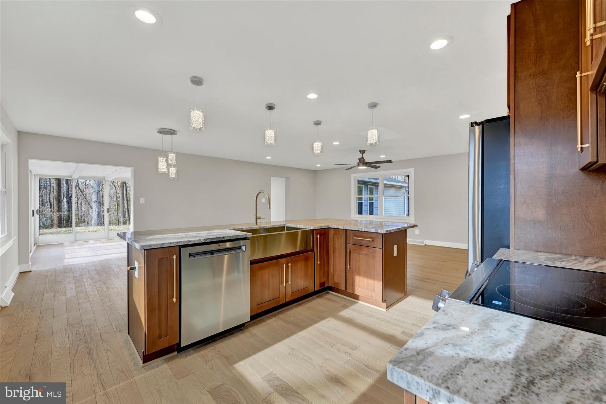 WATERBURY HEIGHTS - Residential