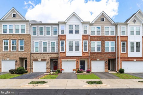 Photo of 43274 Novi Terrace, ASHBURN, VA 20147 (MLS # VALO2126282)