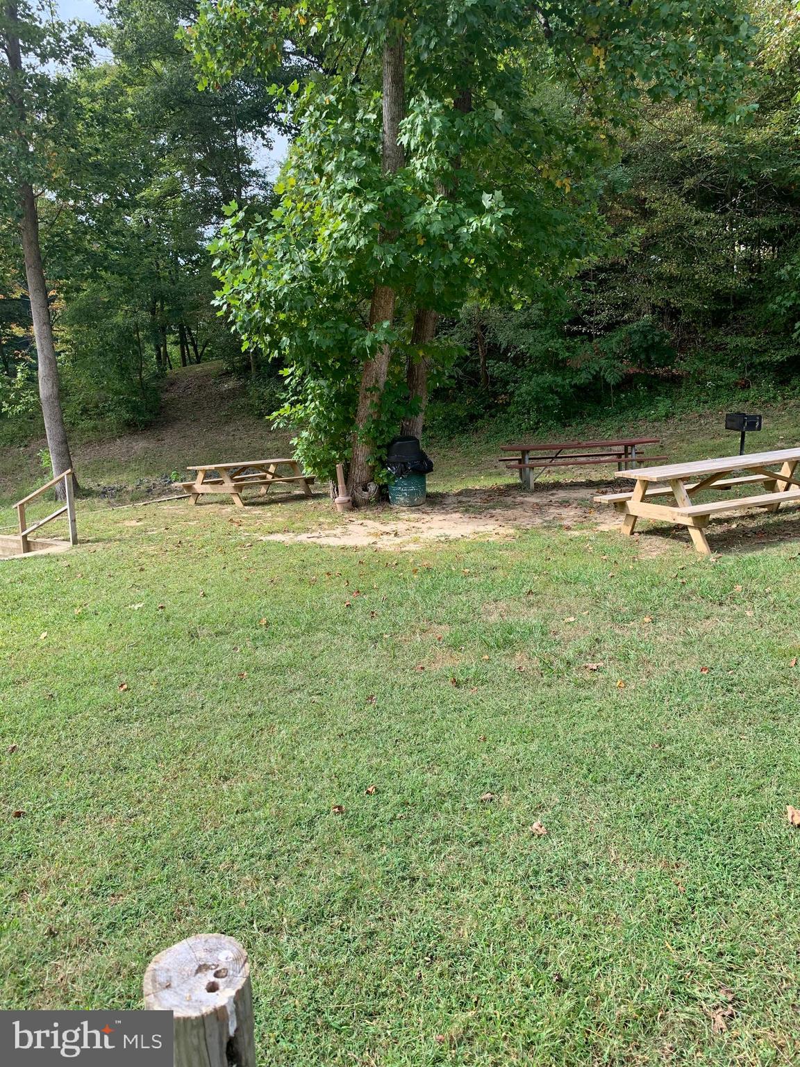 STRATFORD HARBOUR - Land