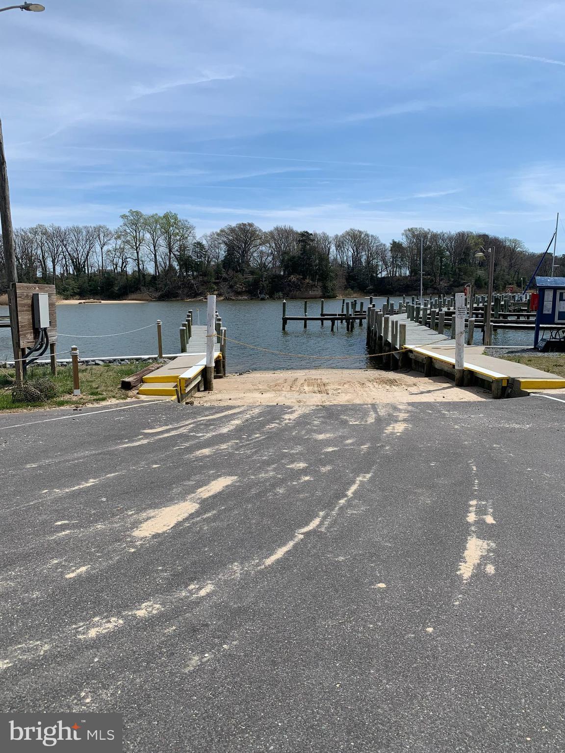 STRATFORD HARBOUR - Land