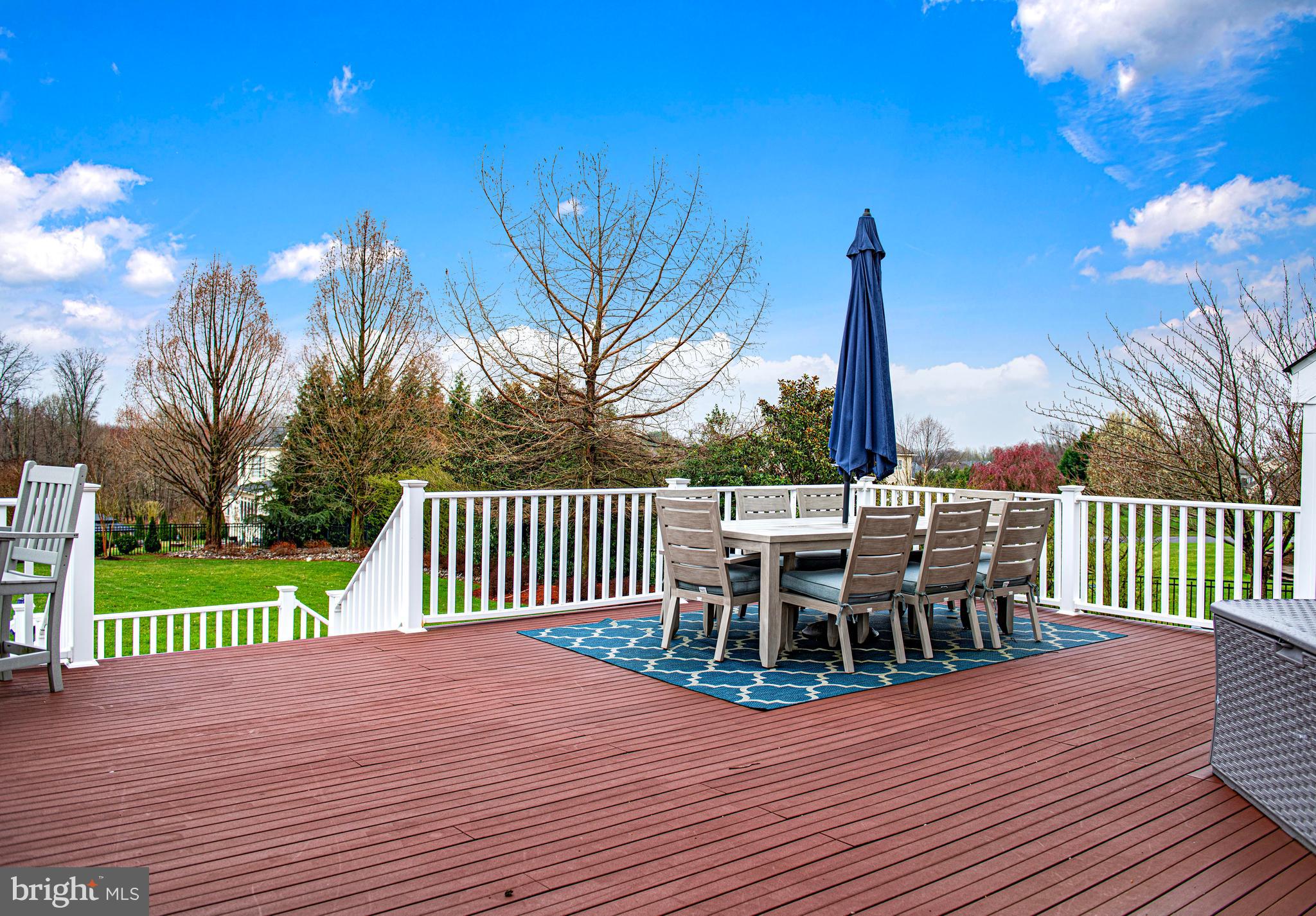 WILLOW CHASE - Residential