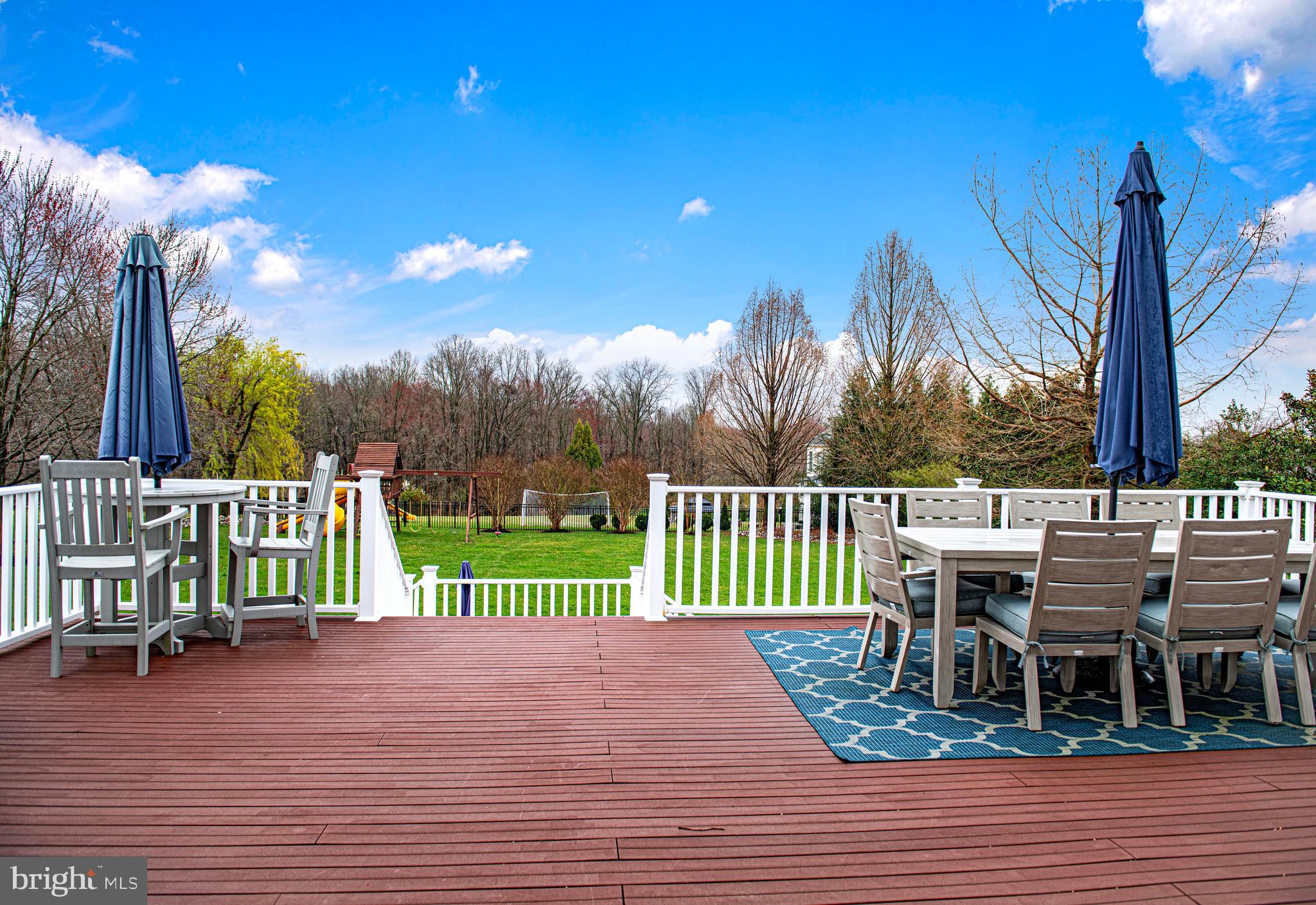 WILLOW CHASE - Residential