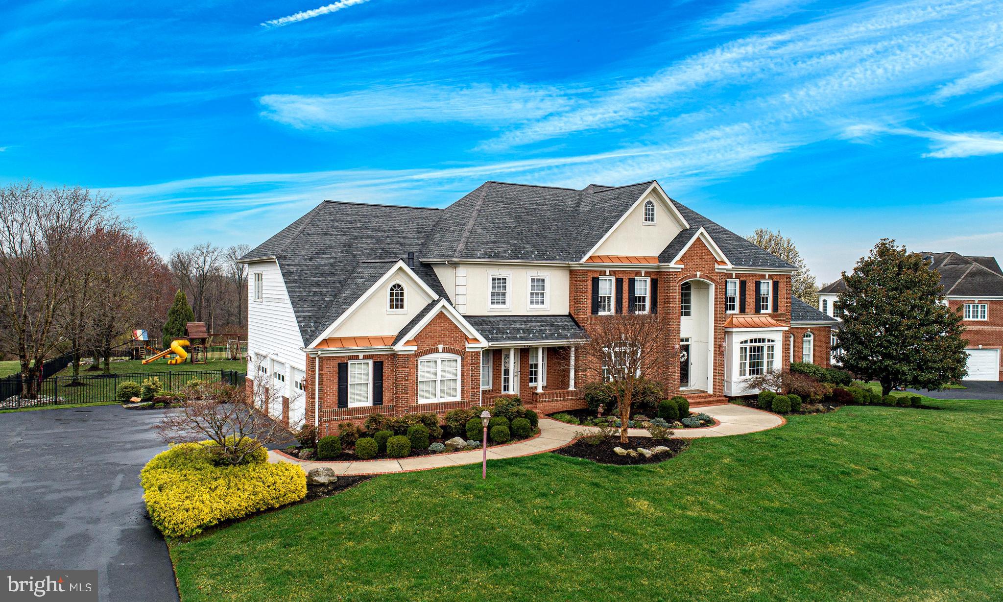 WILLOW CHASE - Residential