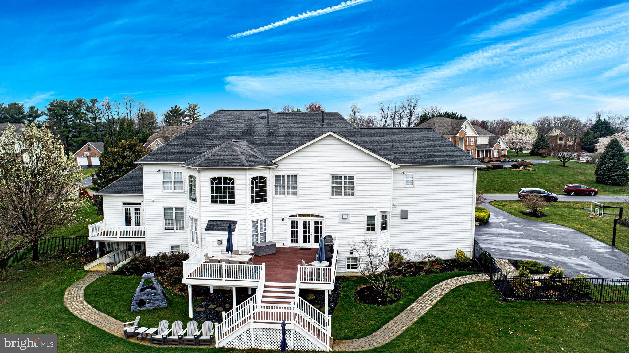 WILLOW CHASE - Residential