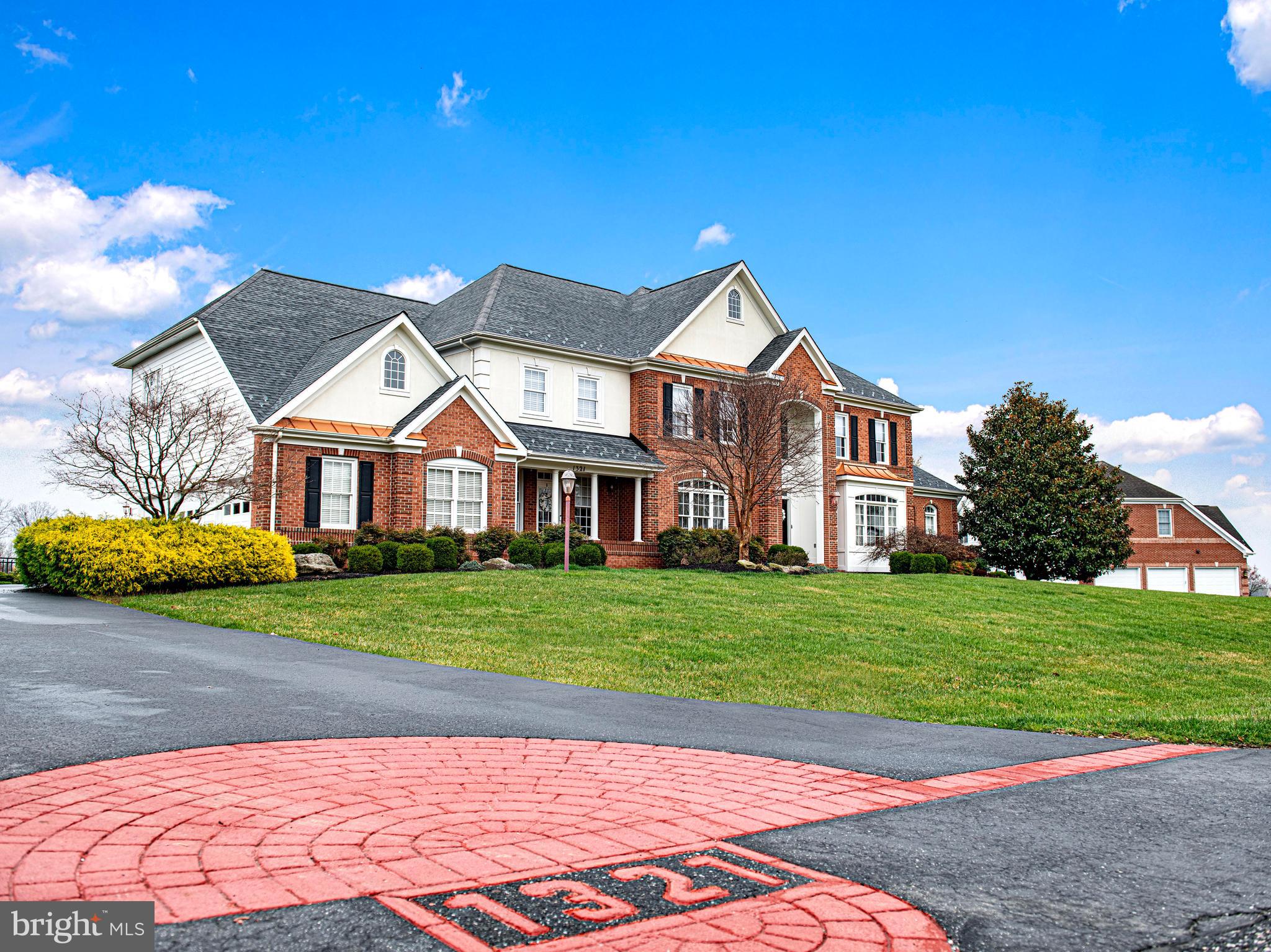 WILLOW CHASE - Residential