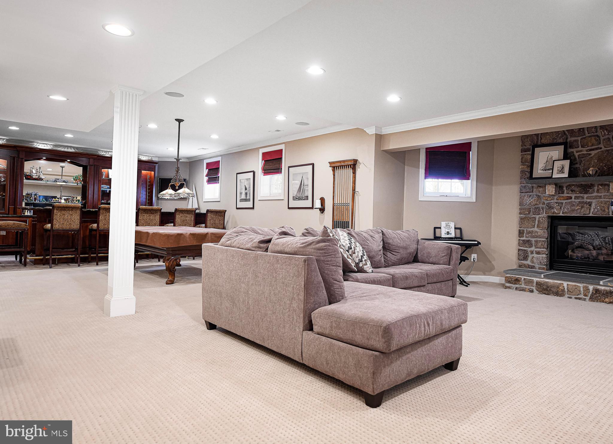 WILLOW CHASE - Residential