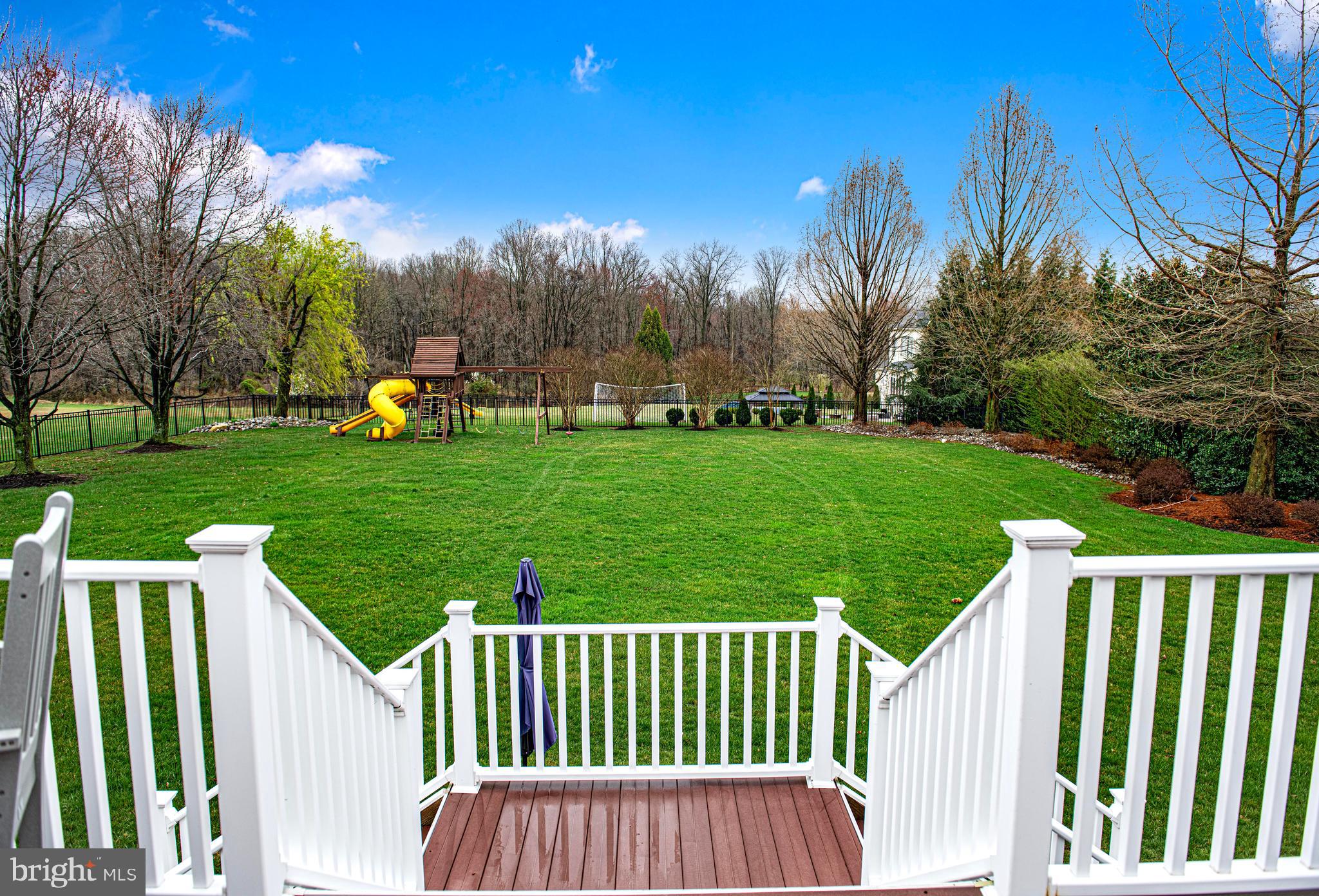 WILLOW CHASE - Residential