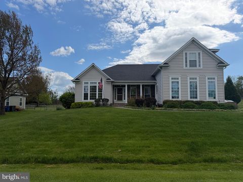 Photo of 35987 Birch Hollow Lane, HILLSBORO, VA 20132 (MLS # VALO2123856)