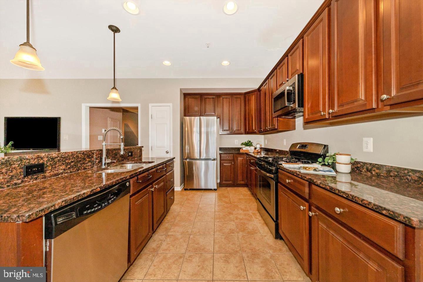 VILLAGES OF URBANA - Residential Lease