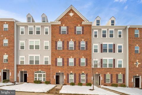 Photo of 3634 Briarwood Drive, DUMFRIES, VA 22026 (MLS # VAPW2112248)