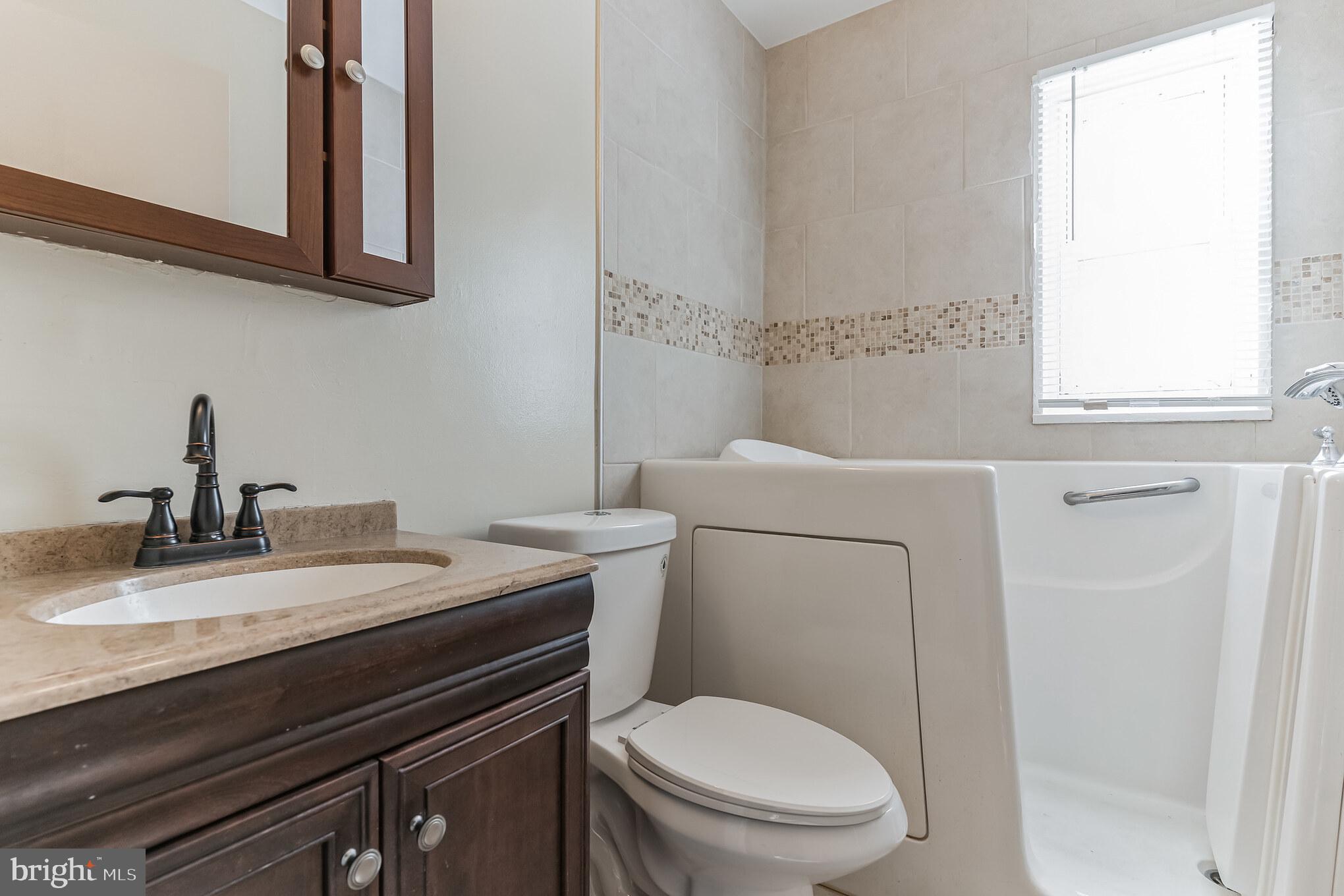 ADDISON WOODS - Residential