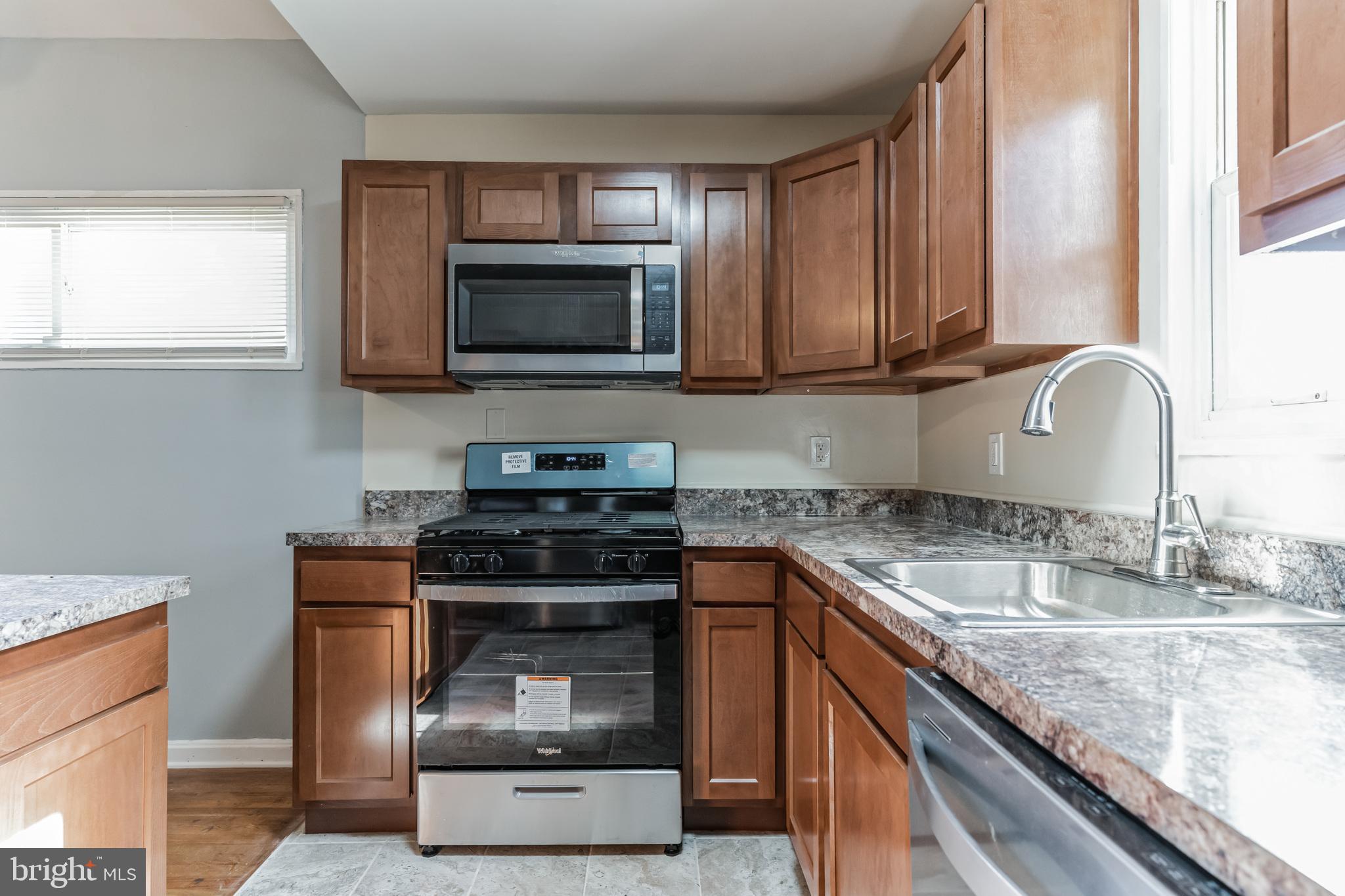 ADDISON WOODS - Residential