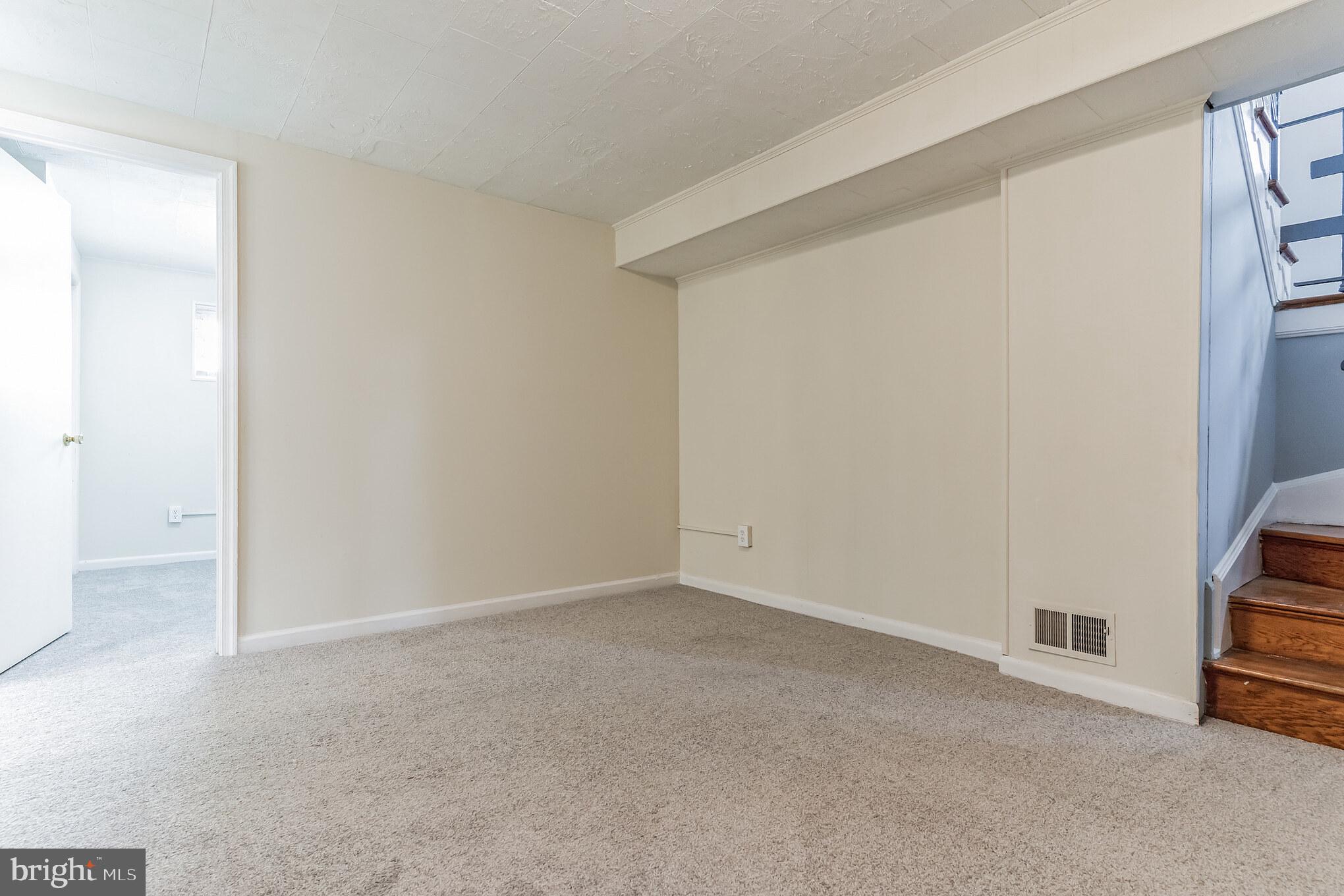 ADDISON WOODS - Residential