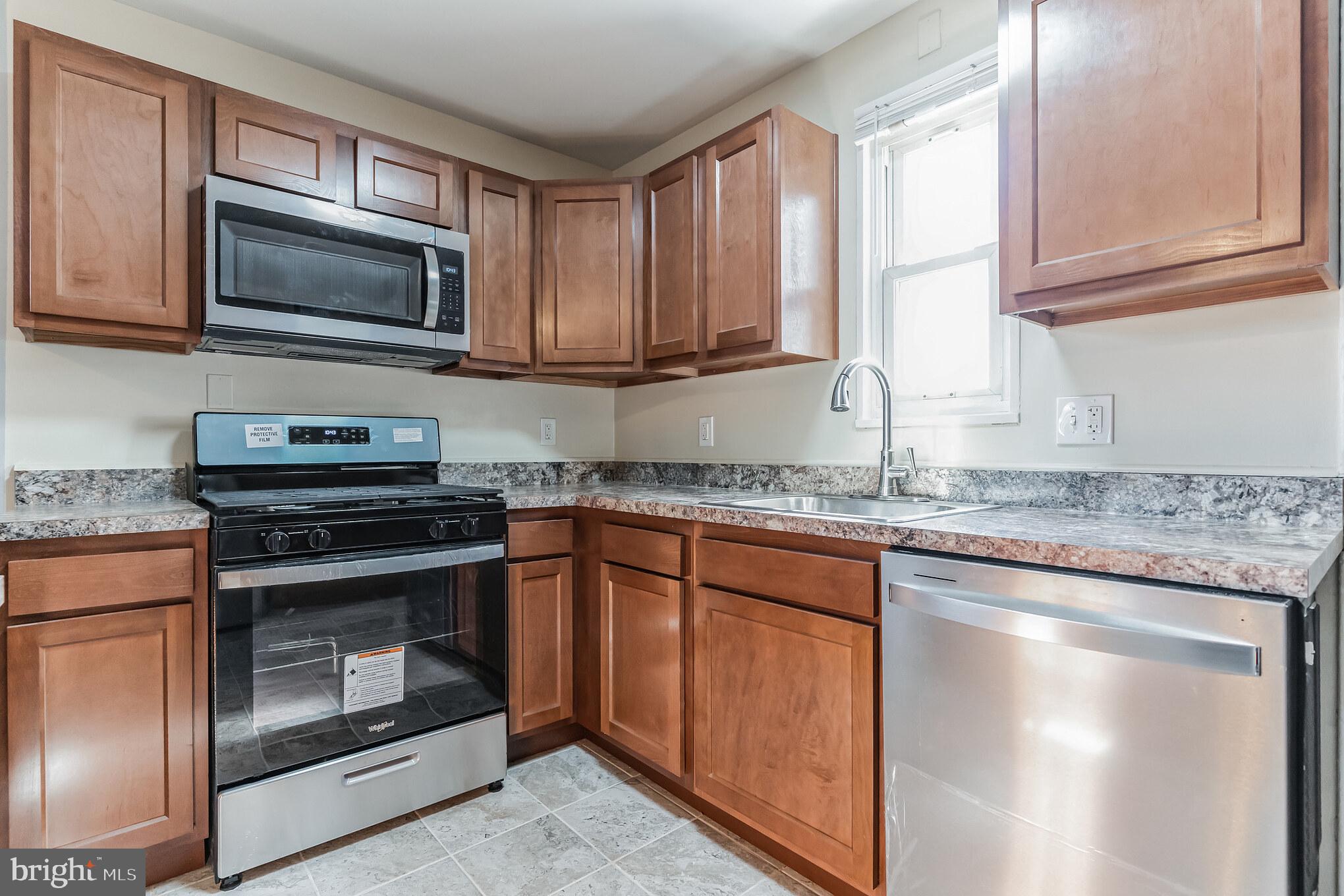 ADDISON WOODS - Residential