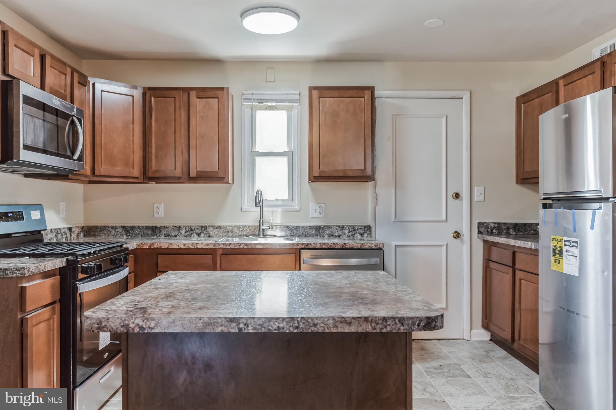 ADDISON WOODS - Residential