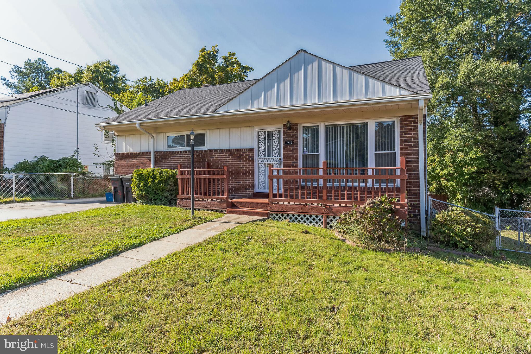 ADDISON WOODS - Residential