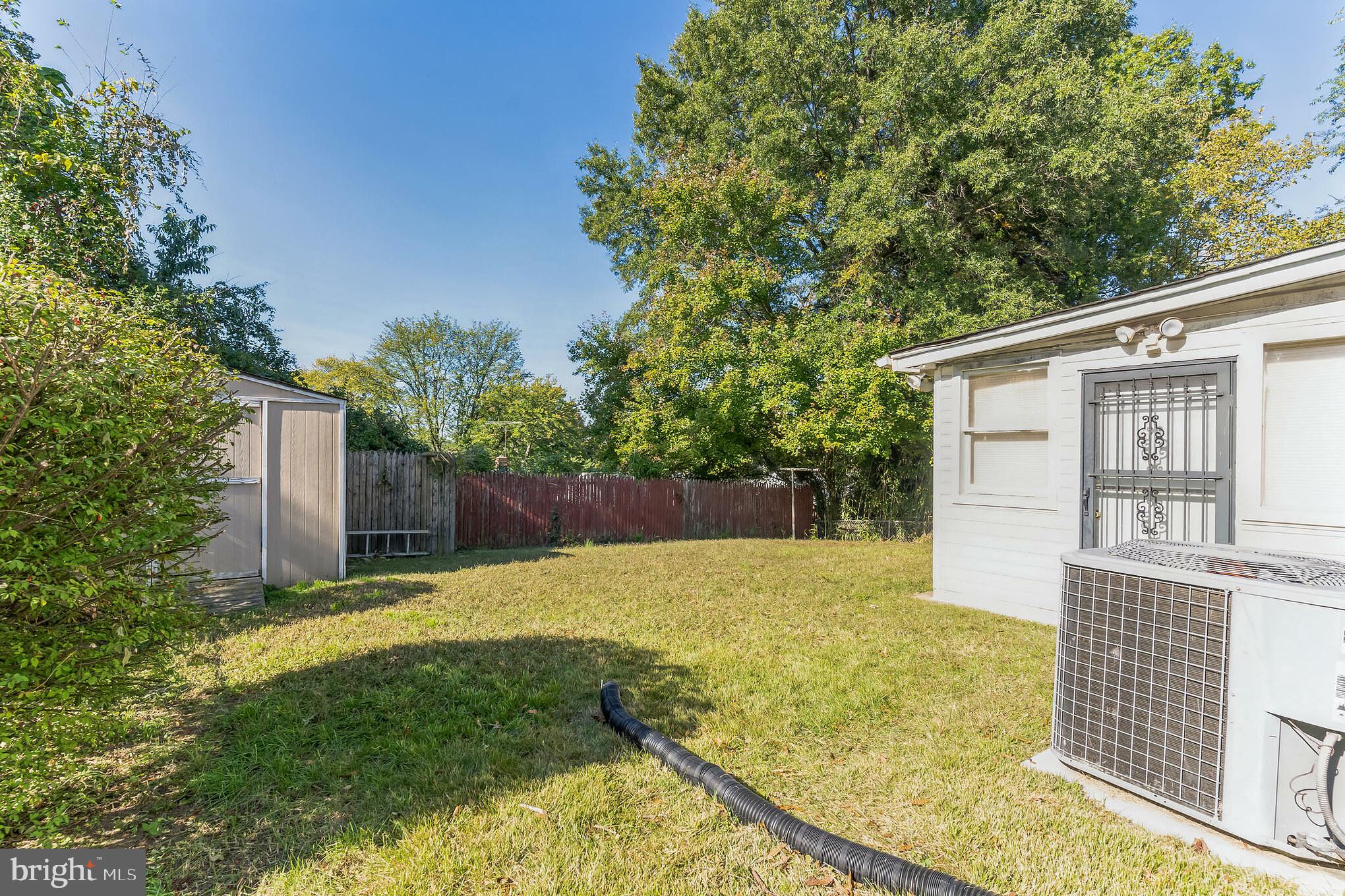 ADDISON WOODS - Residential