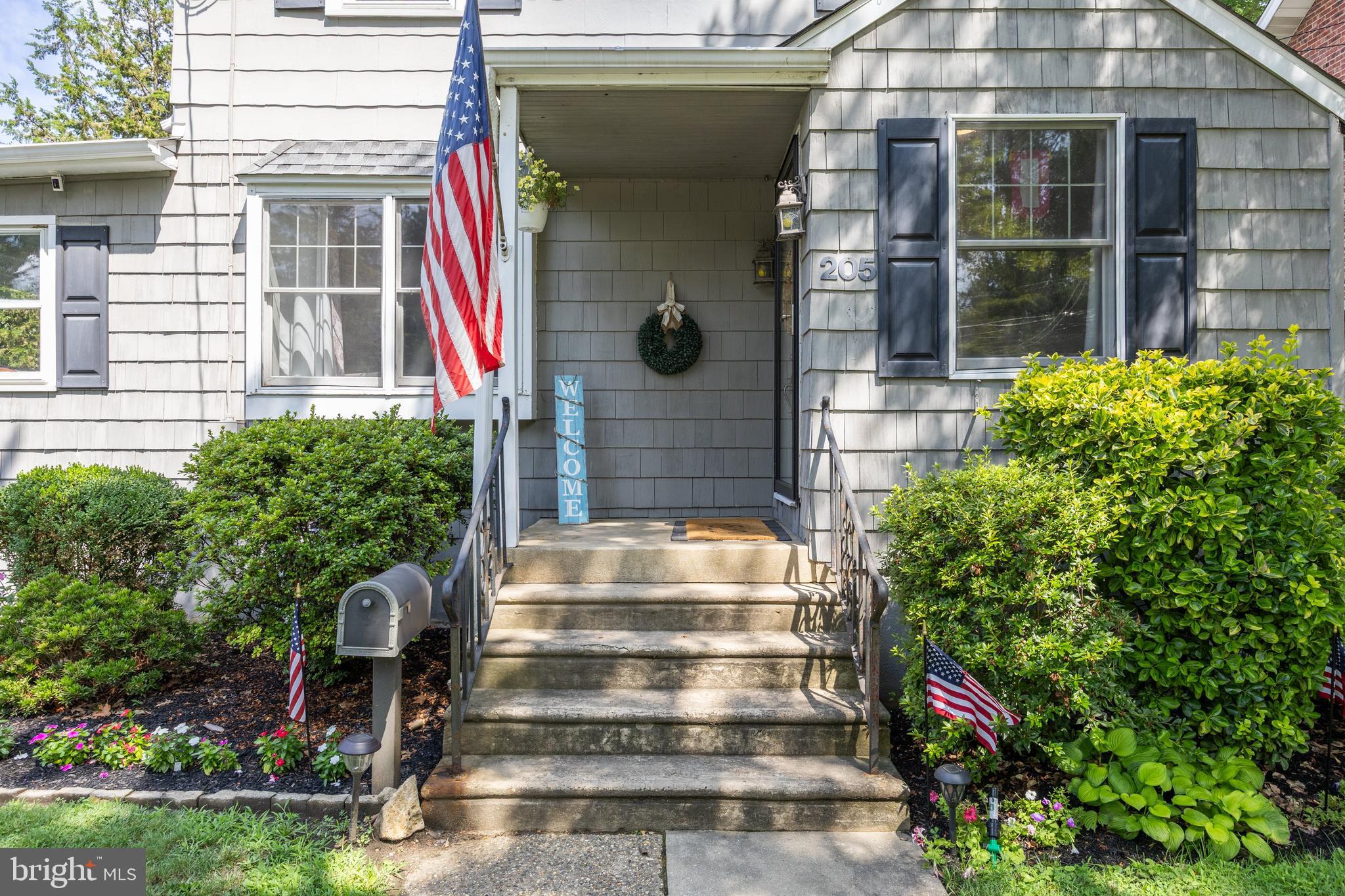205 E BETTLEWOOD AVENUE