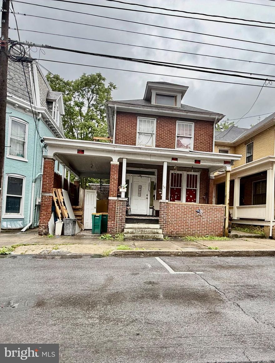 This detached brick structure offers a solid foundation for generating consistent rental income. With a compact lot size of 0.04 acres, maintenance is manageable, allowing for a focus on maximizing returns. The property features a versatile layout, ideal for attracting a diverse tenant base. Its strategic location enhances rental demand, ensuring a steady cash flow. The absence of a pool and extensive amenities means lower operational costs, further boosting your profit margins. Investors will appreciate the potential for value appreciation in this area, coupled with the opportunity to implement minor upgrades for increased rental rates. The basement offers additional storage or potential for expansion, enhancing the property's appeal. Seize this chance to add a reliable income-generating asset to your portfolio.