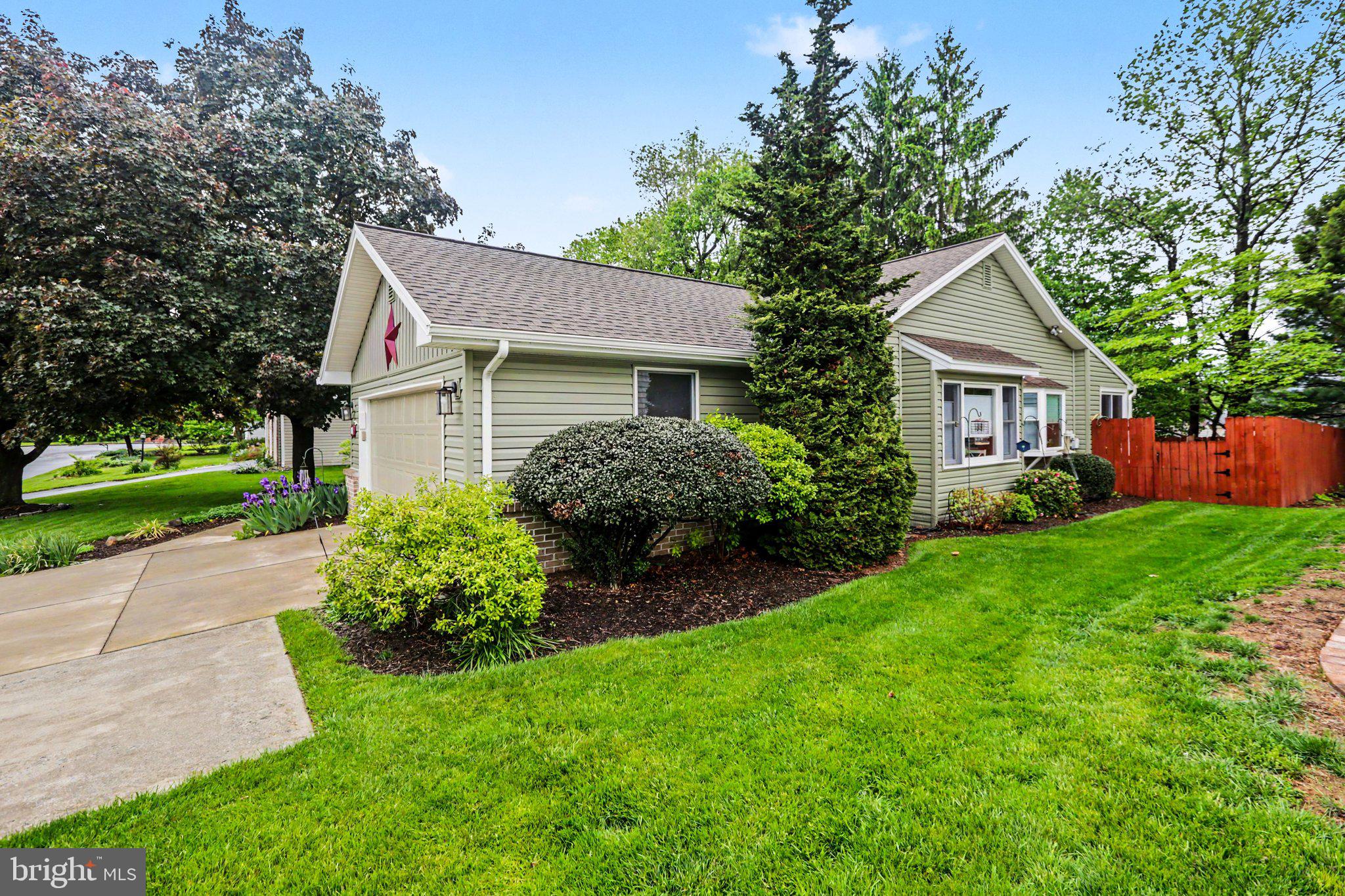 COUNTRY CLUB PARK - Residential