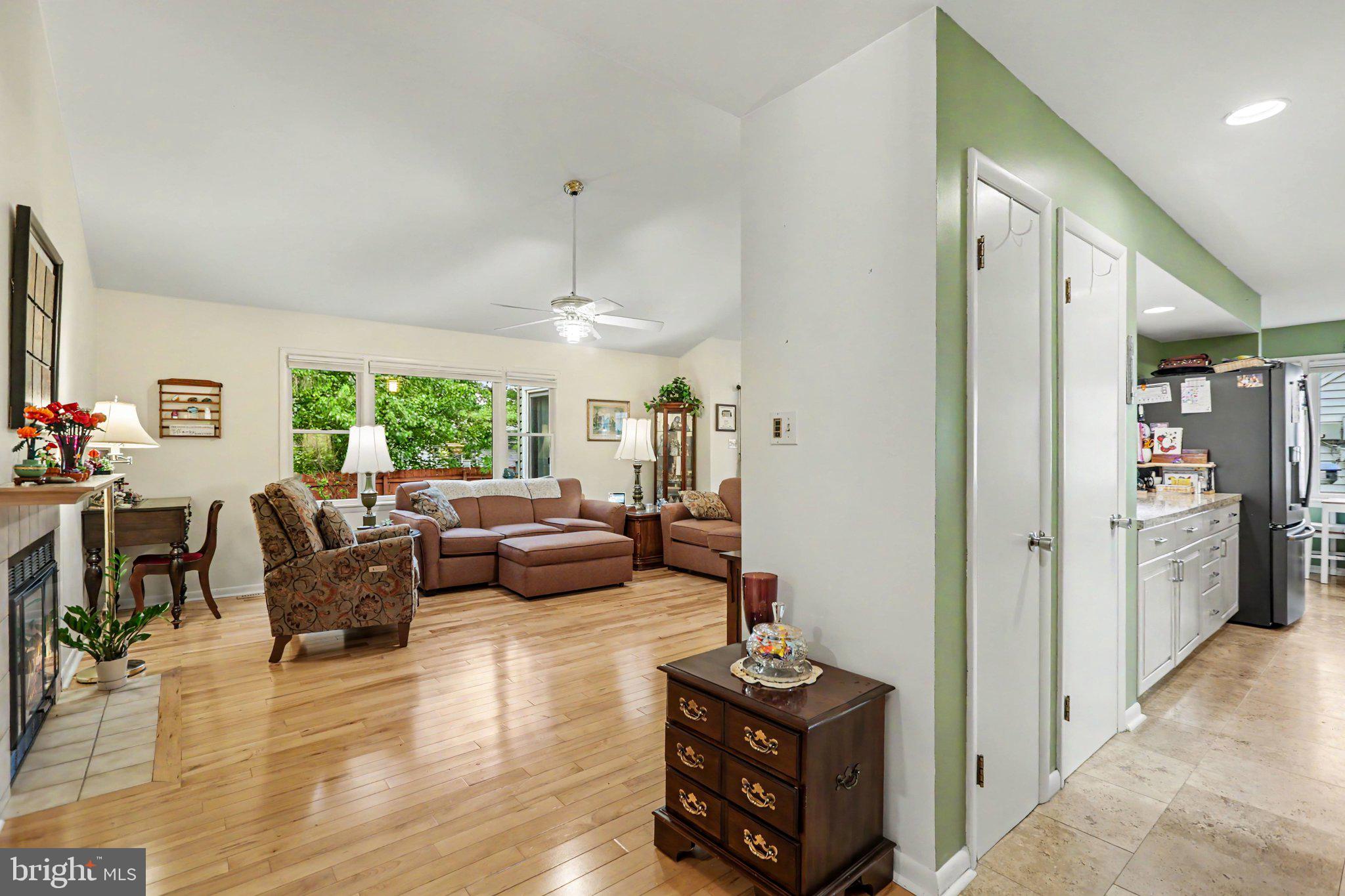COUNTRY CLUB PARK - Residential
