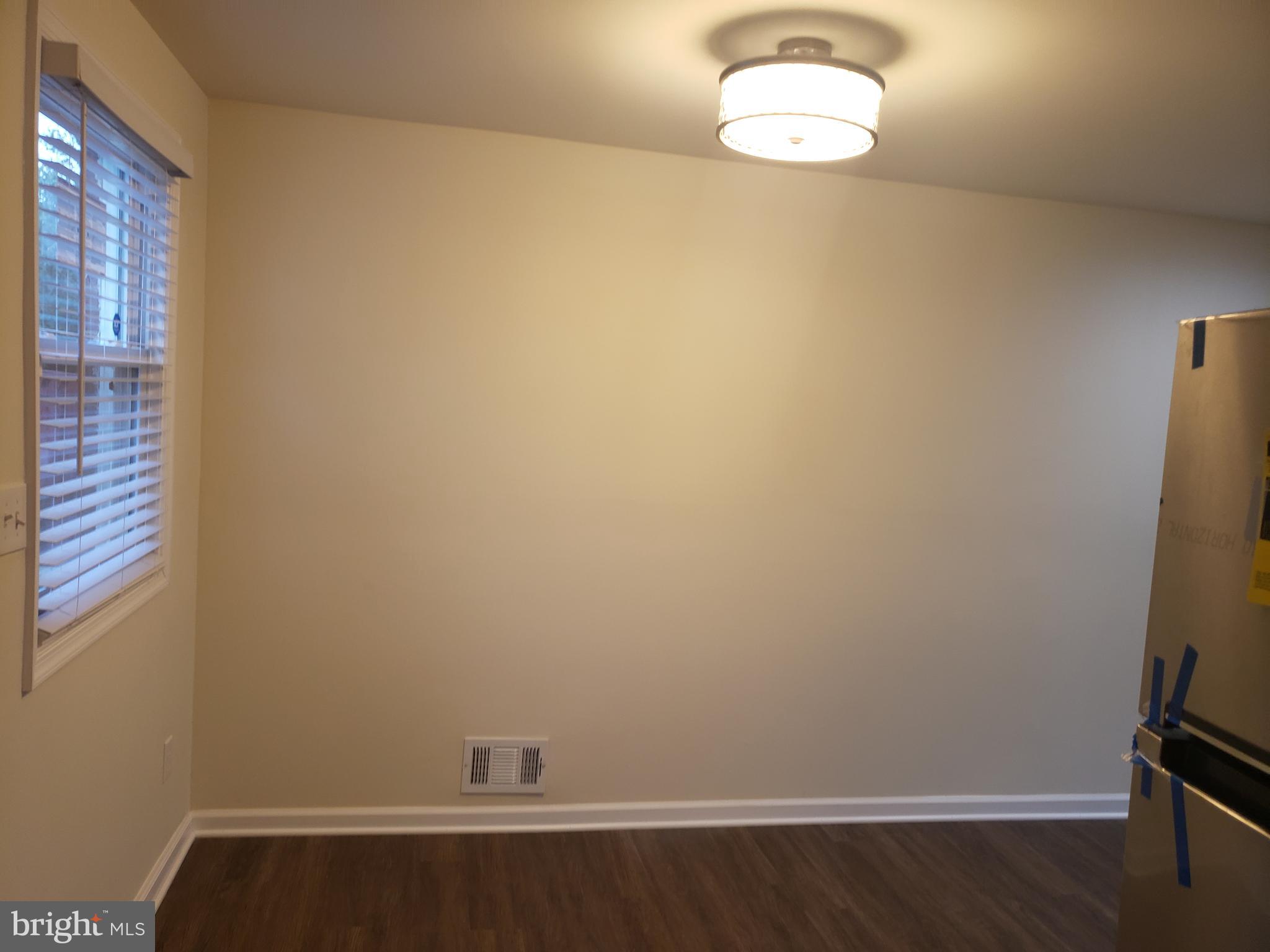 GLASSMANOR - Residential Lease