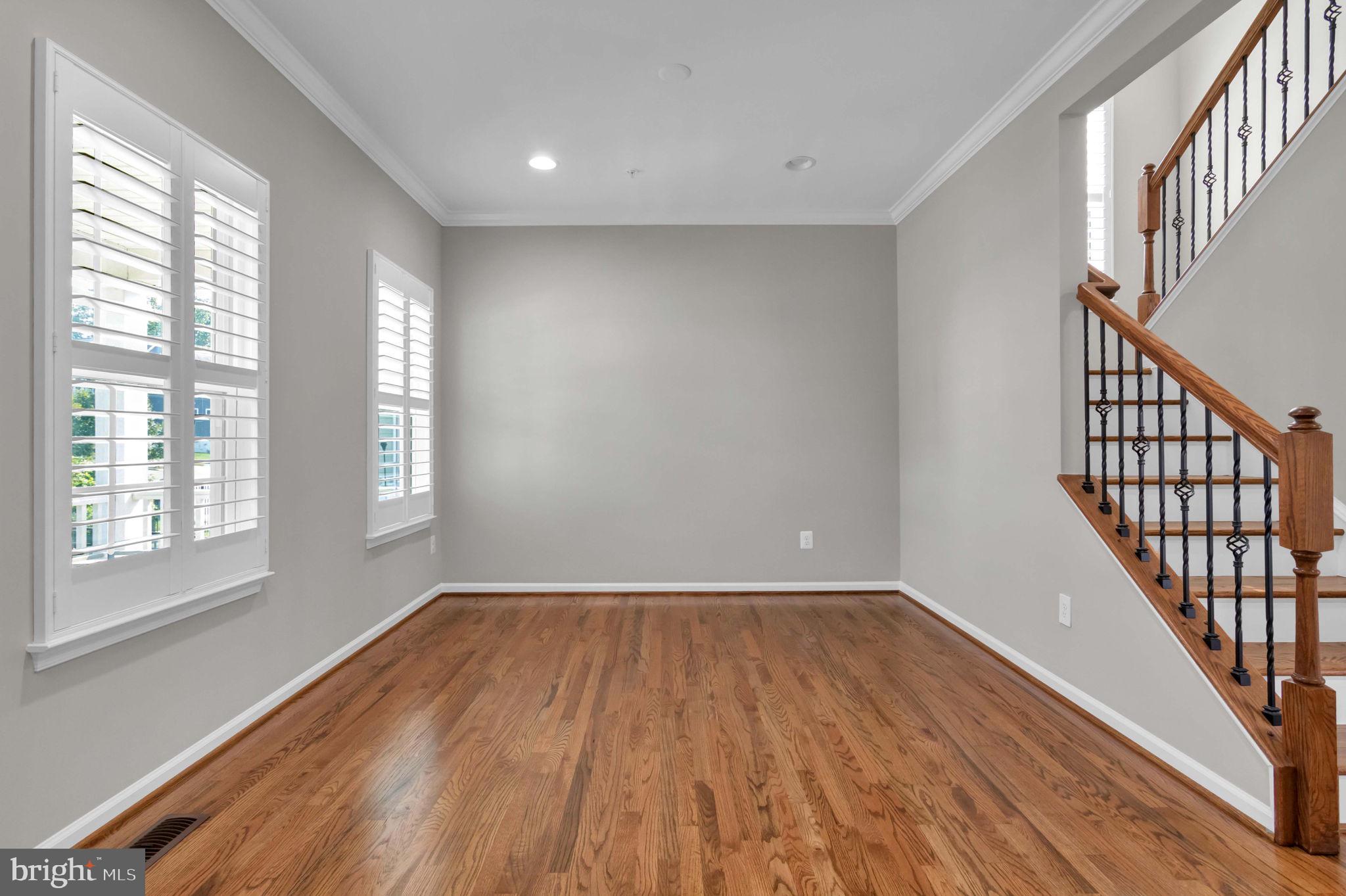 2386 HARMSWORTH DRIVE